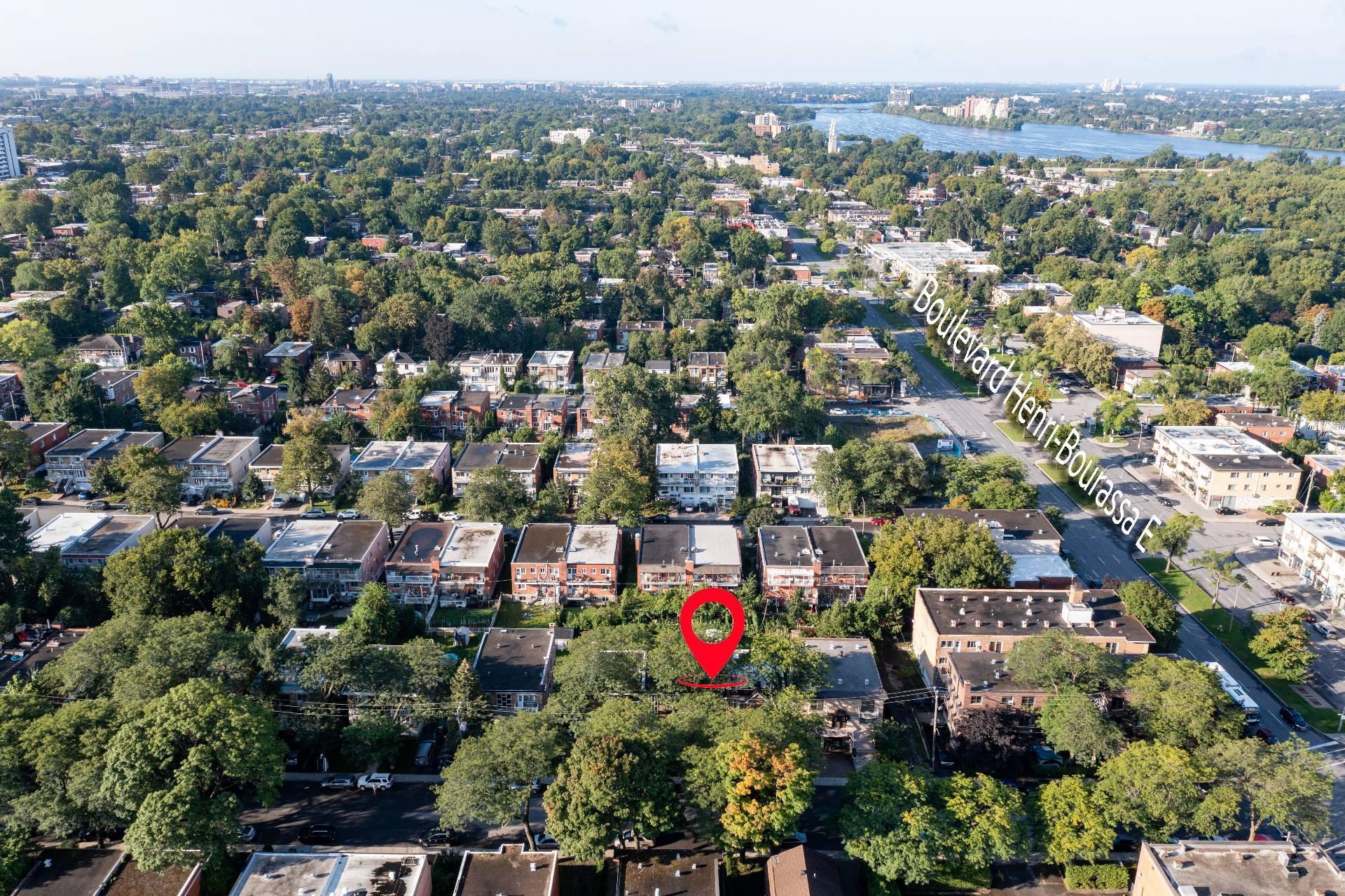 









10660

 - 10664


Rue Sackville

,
Montréal (Ahuntsic-Cartierville),




QC
H2B2W9

