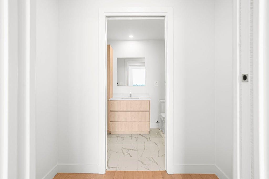 









3671


Av. Jean-Béraud

, 1205,
Laval (Chomedey),




QC
H7T0S3

