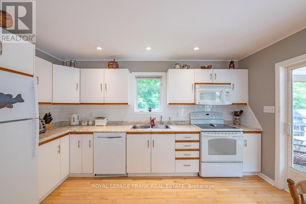 












3585 COUNTY ROAD 620

,
North Kawartha,




Ontario
K0L1A0

