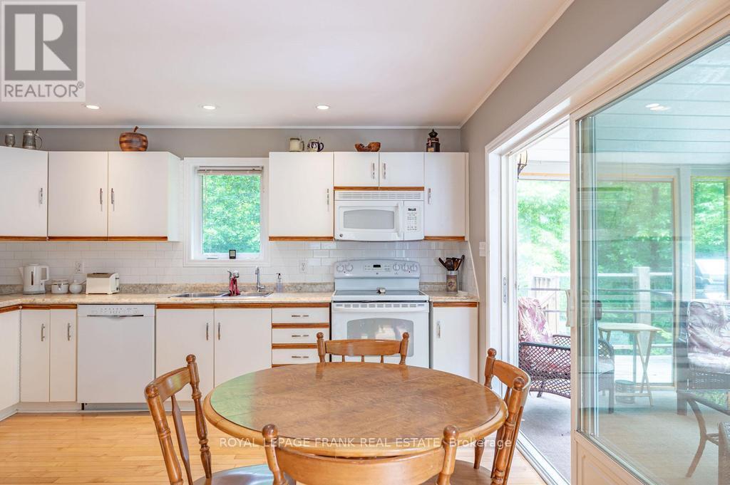












3585 COUNTY ROAD 620

,
North Kawartha,




Ontario
K0L1A0

