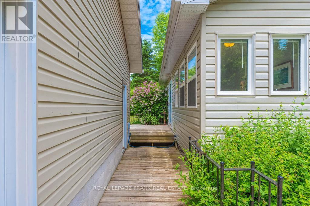 












3585 COUNTY ROAD 620

,
North Kawartha,




Ontario
K0L1A0

