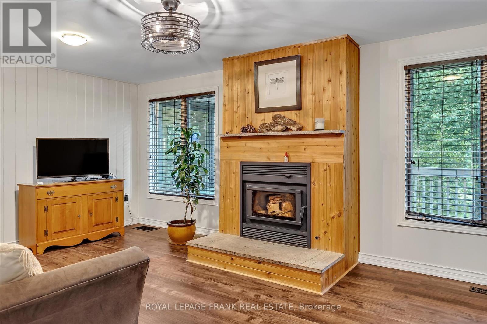 












102 EDWINA DRIVE

,
Trent Lakes,




Ontario
K0M1A0

