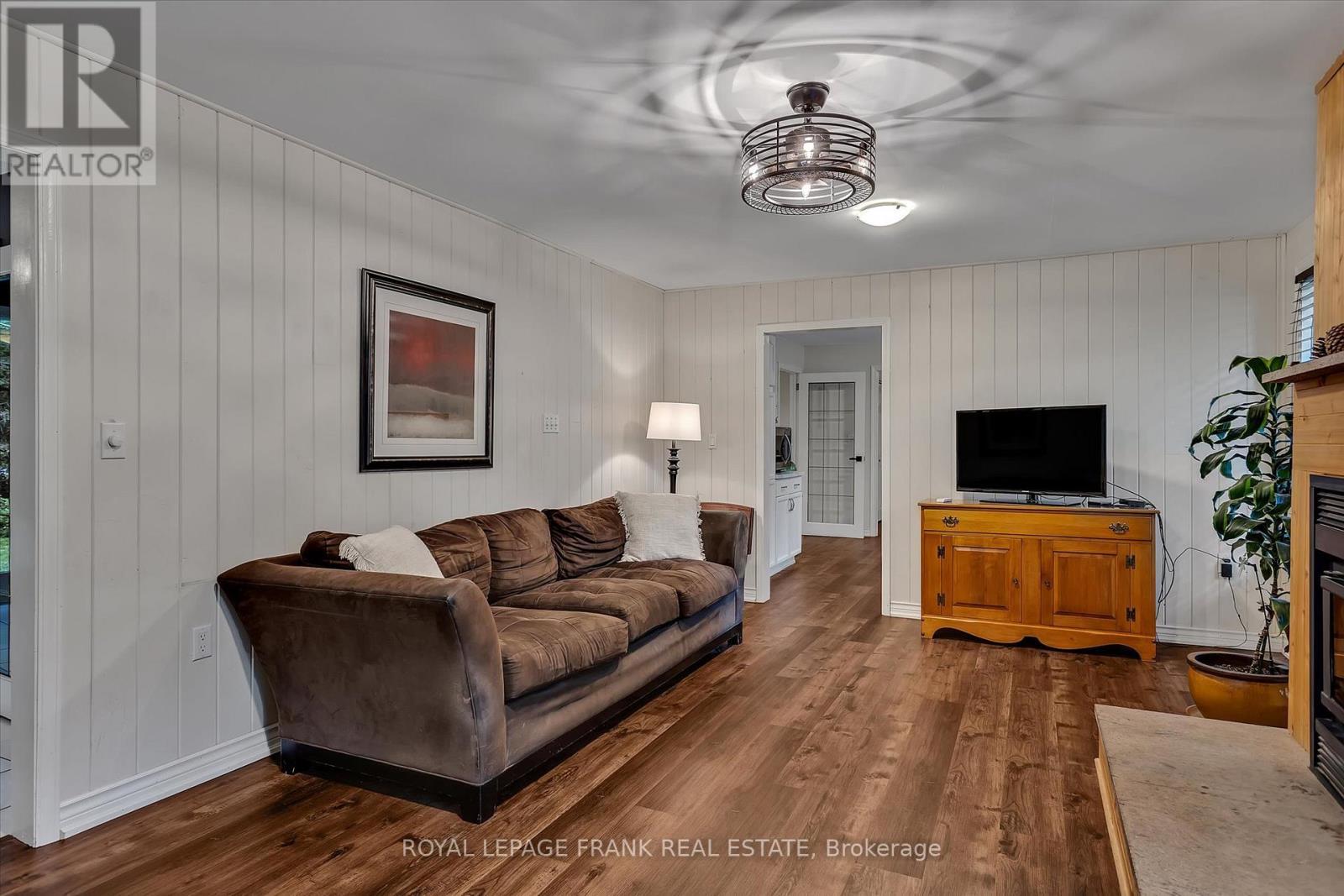 












102 EDWINA DRIVE

,
Trent Lakes,




Ontario
K0M1A0

