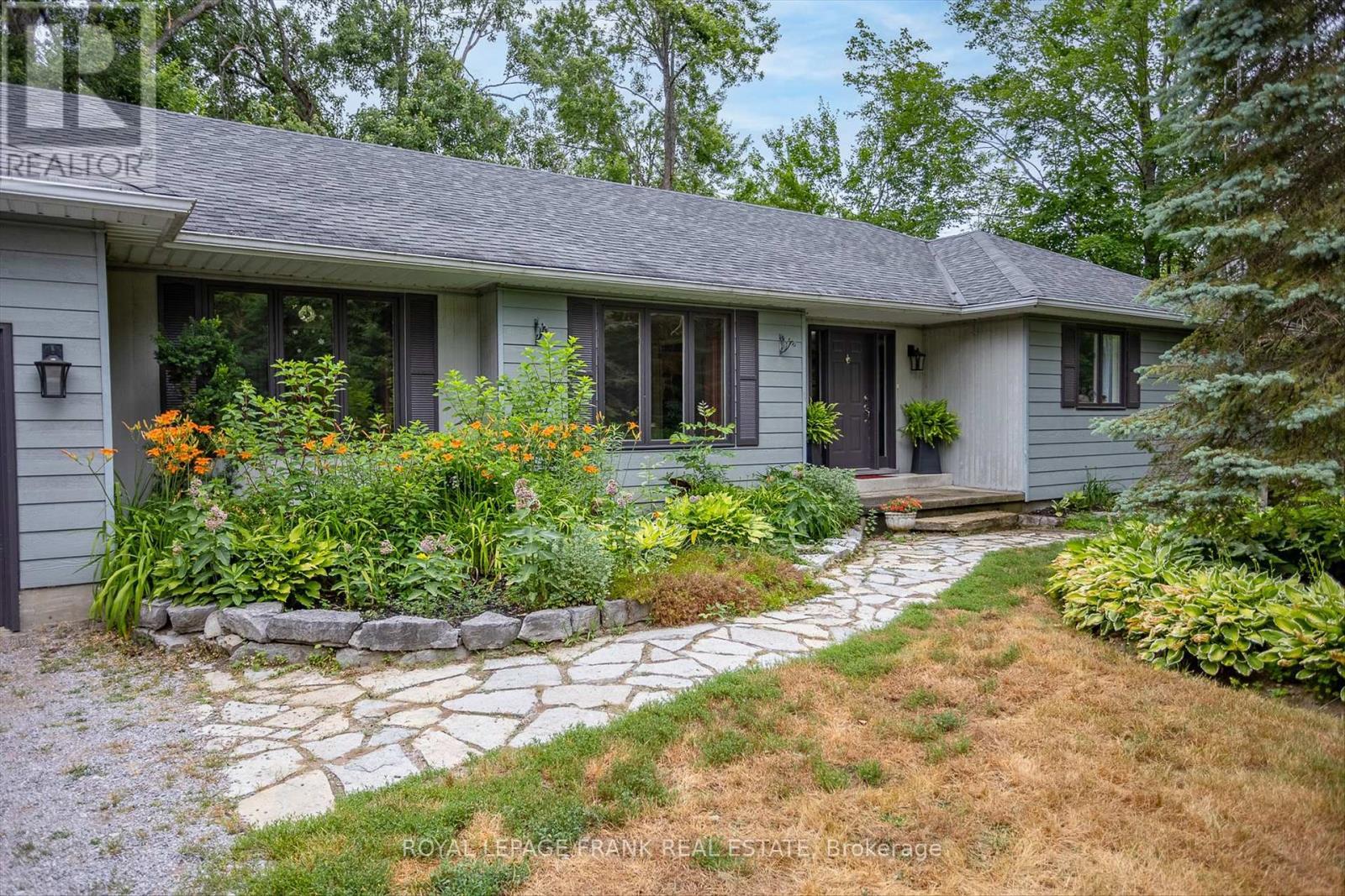 












102 EDWINA DRIVE

,
Trent Lakes,




Ontario
K0M1A0

