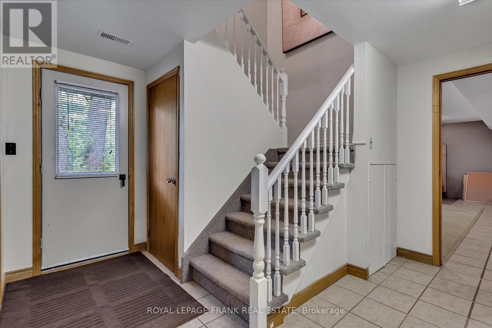 












102 EDWINA DRIVE

,
Trent Lakes,




Ontario
K0M1A0


