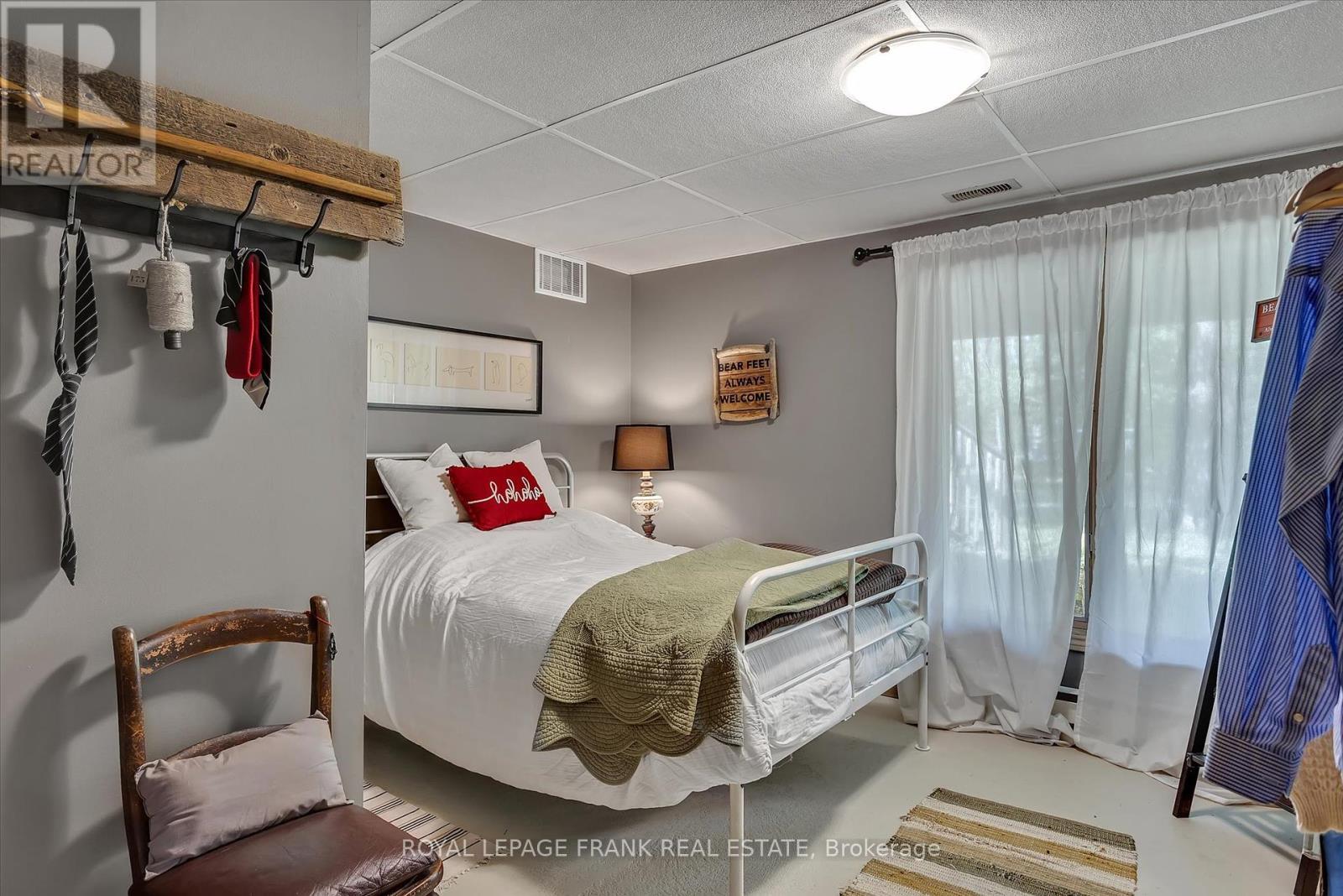 












102 EDWINA DRIVE

,
Trent Lakes,




Ontario
K0M1A0

