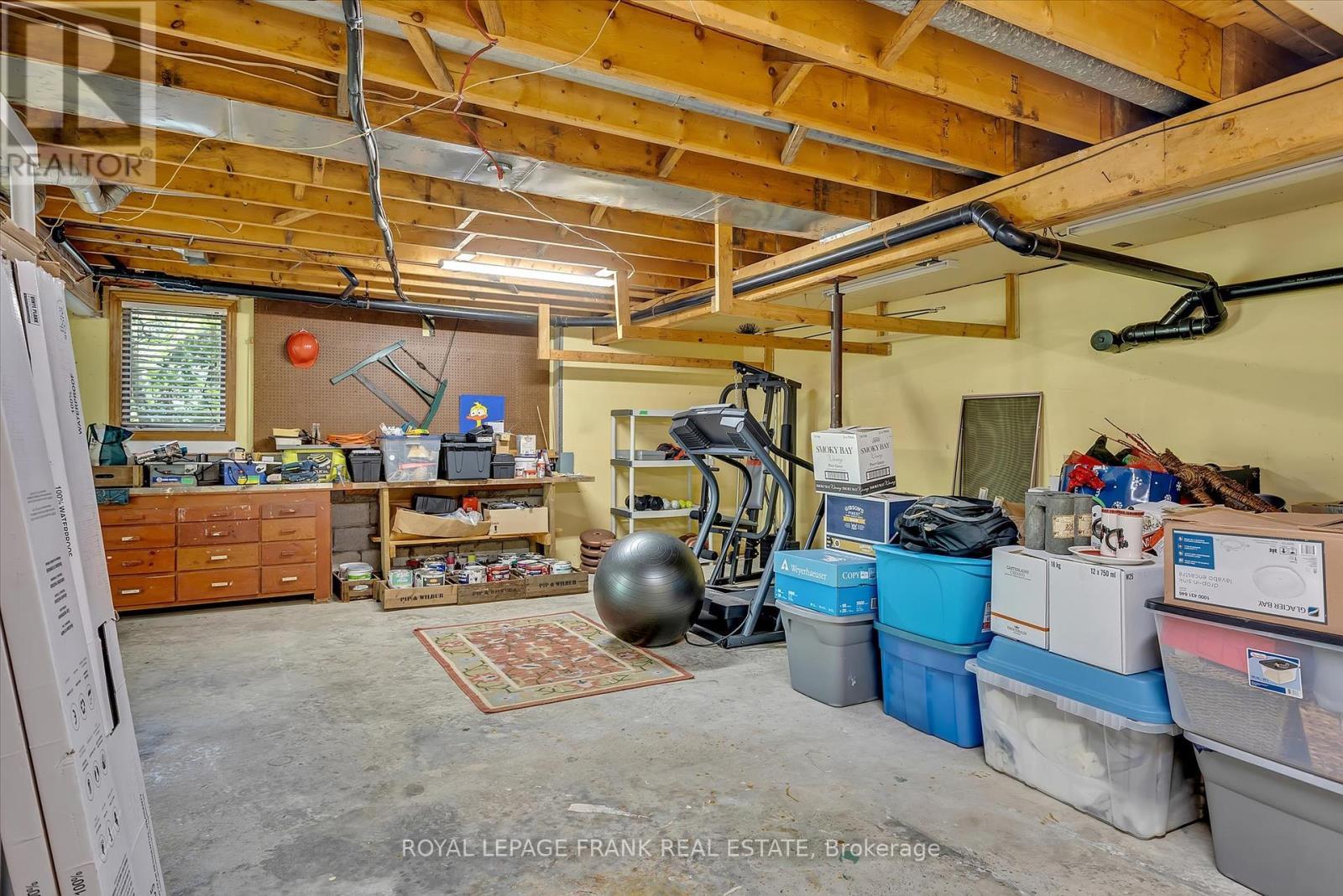 












102 EDWINA DRIVE

,
Trent Lakes,




Ontario
K0M1A0

