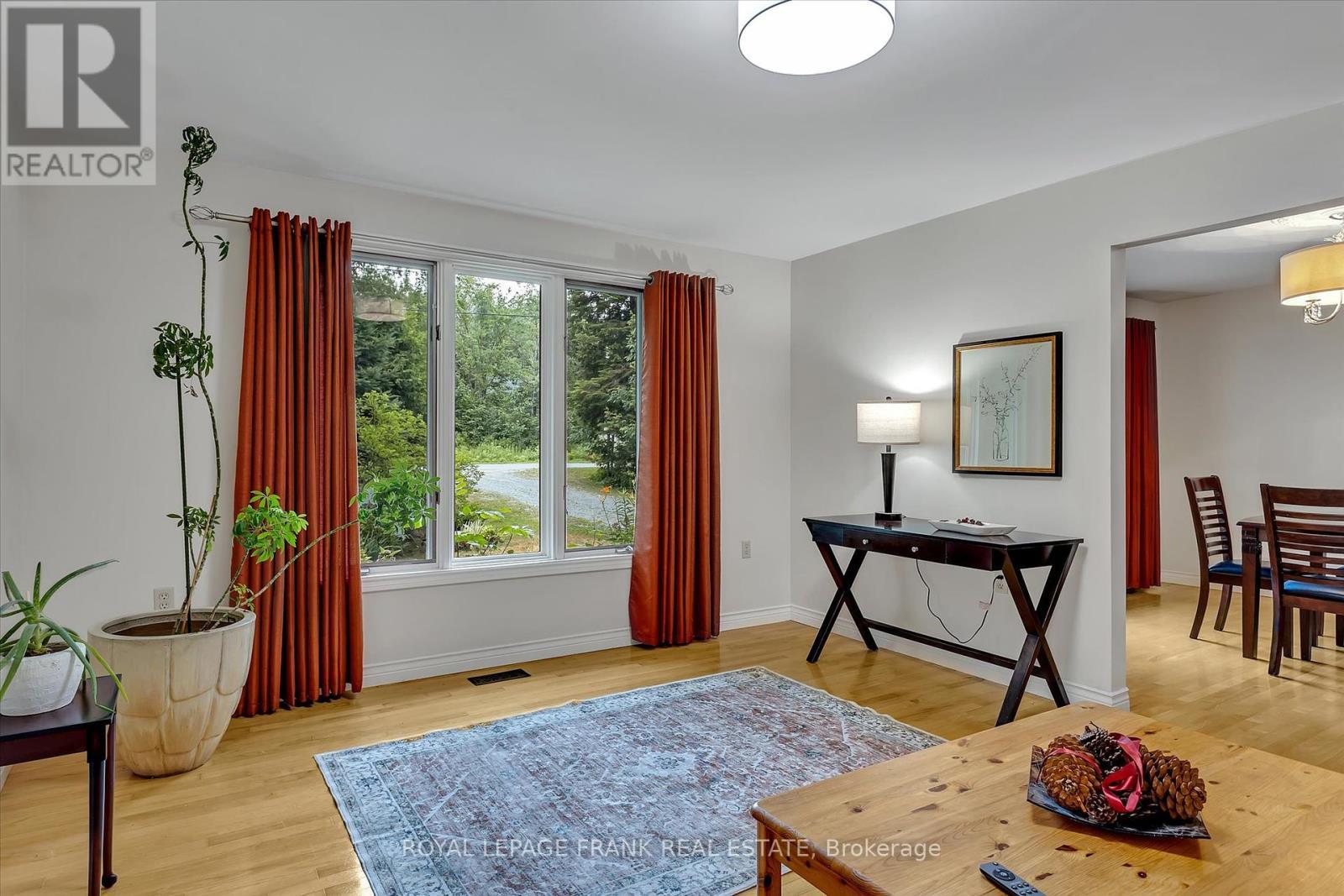 












102 EDWINA DRIVE

,
Trent Lakes,




Ontario
K0M1A0

