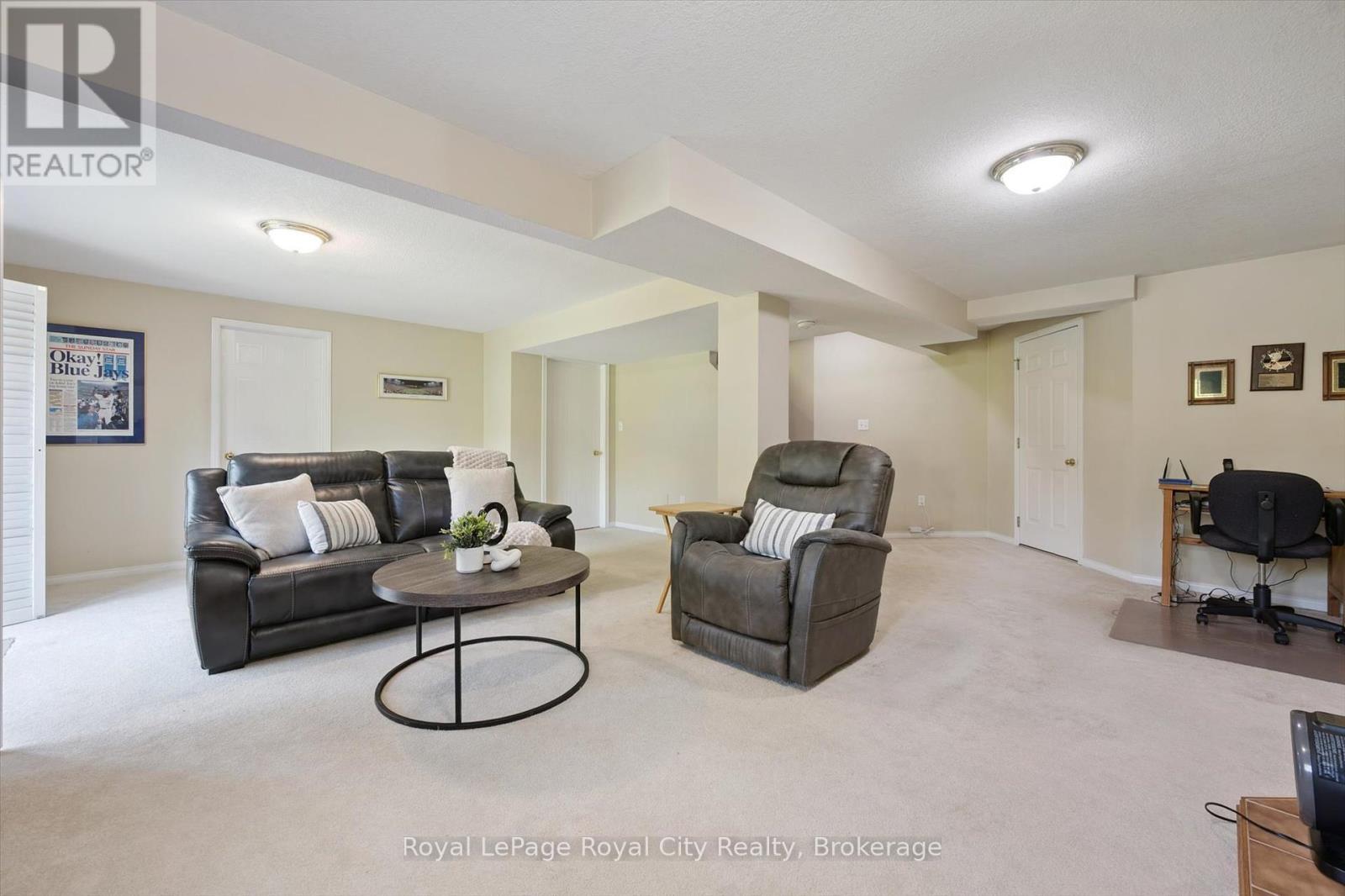 












347 STARWOOD DRIVE

,
Guelph (Grange Road),




Ontario
N1E7A1

