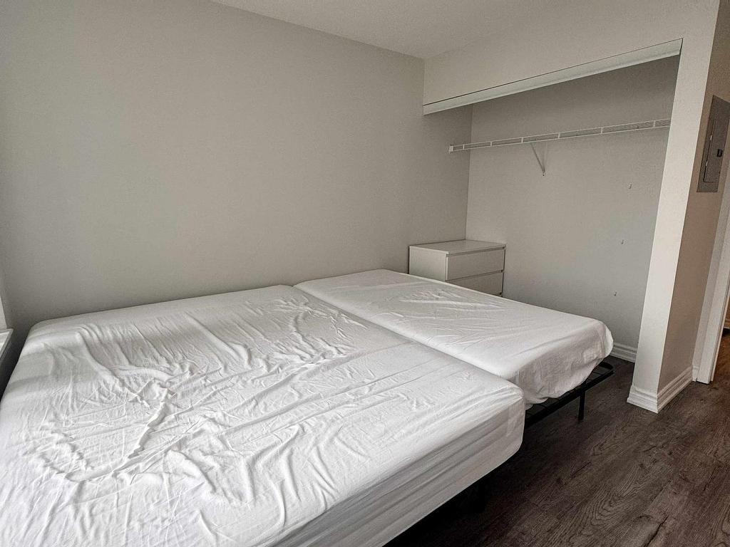 









4090


Living Arts

Drive, 1707,
Mississauga,




ON
L5B 4M8

