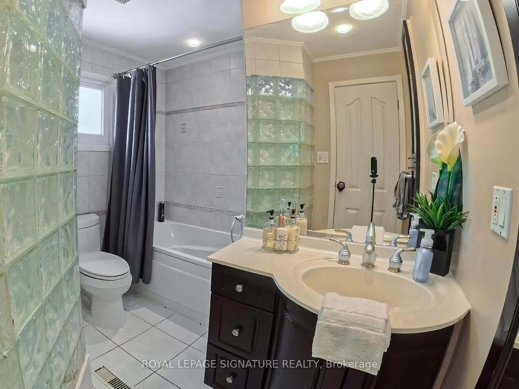 









14


Rosscowan

Crescent,
Toronto,




ON
M1W 1K6

