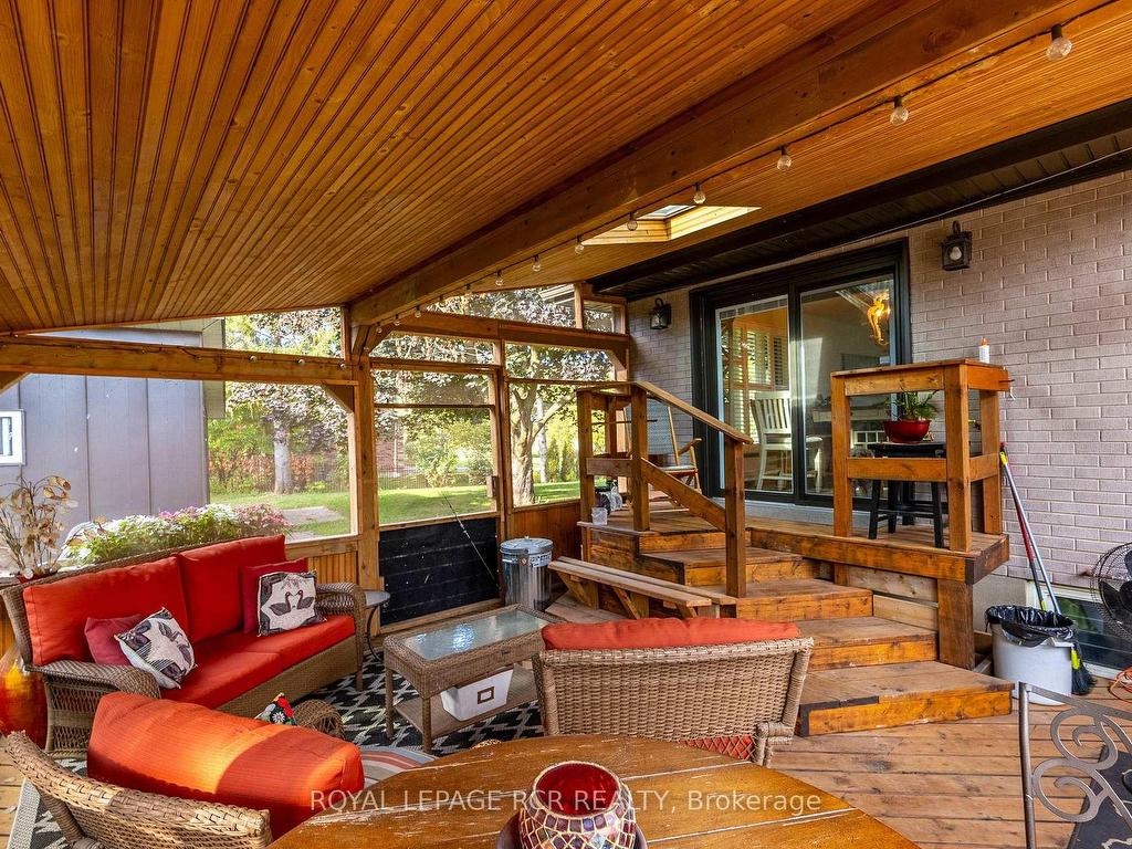 









9213


Castlederg

Side Road,
Caledon,




ON
L7E 0S8

