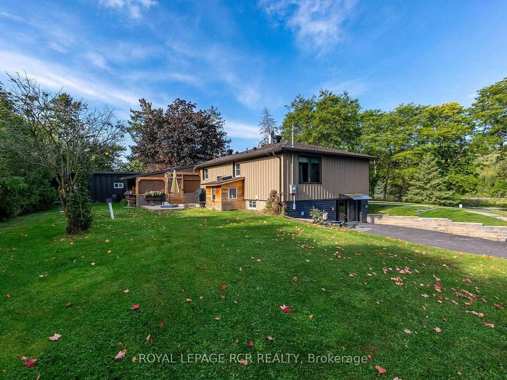 









9213


Castlederg

Side Road,
Caledon,




ON
L7E 0S8

