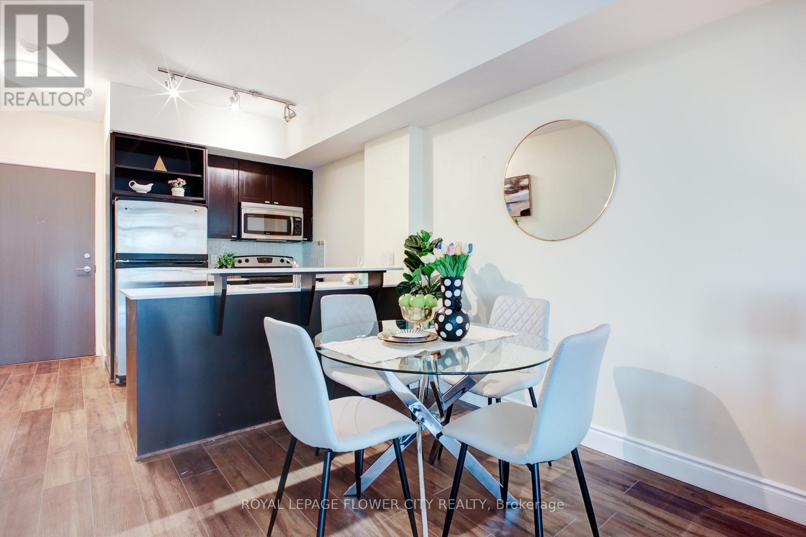 












2407 - 103 THE QUEENSWAY AVENUE

,
Toronto,




Ontario
M6S5B3

