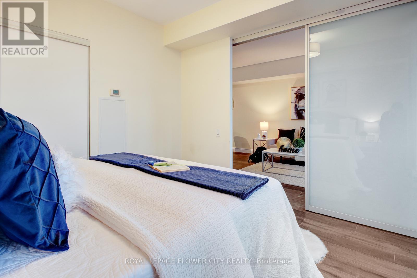 












2407 - 103 THE QUEENSWAY AVENUE

,
Toronto,




Ontario
M6S5B3

