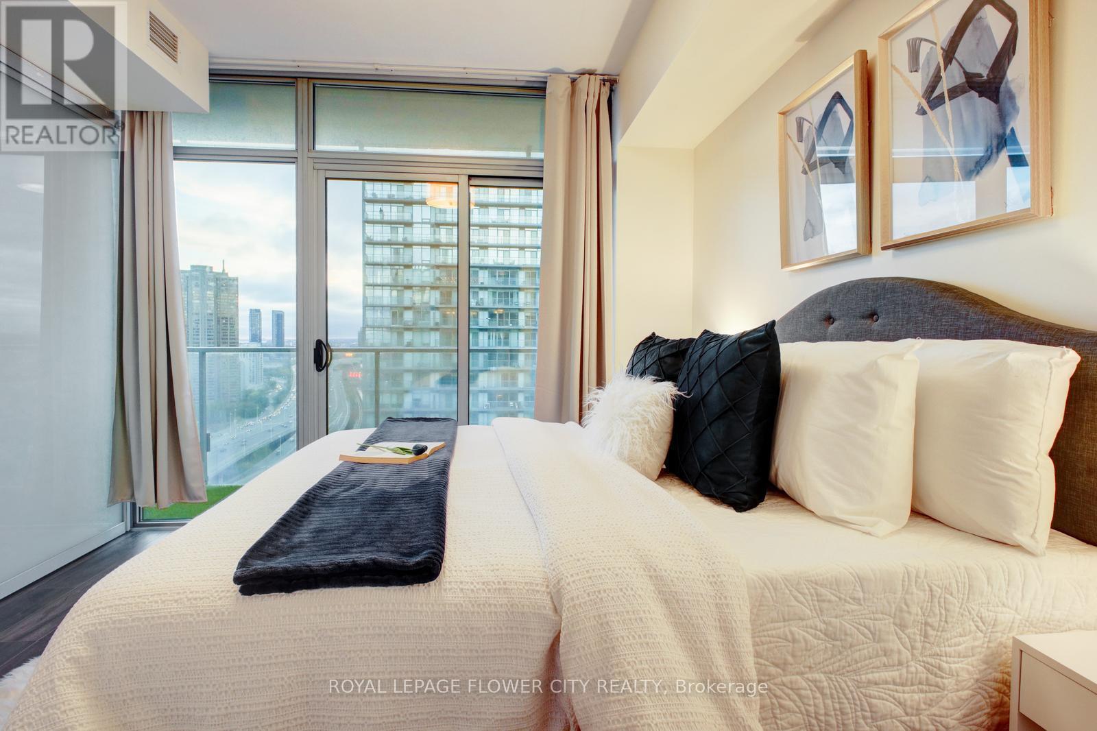 












2407 - 103 THE QUEENSWAY AVENUE

,
Toronto,




Ontario
M6S5B3

