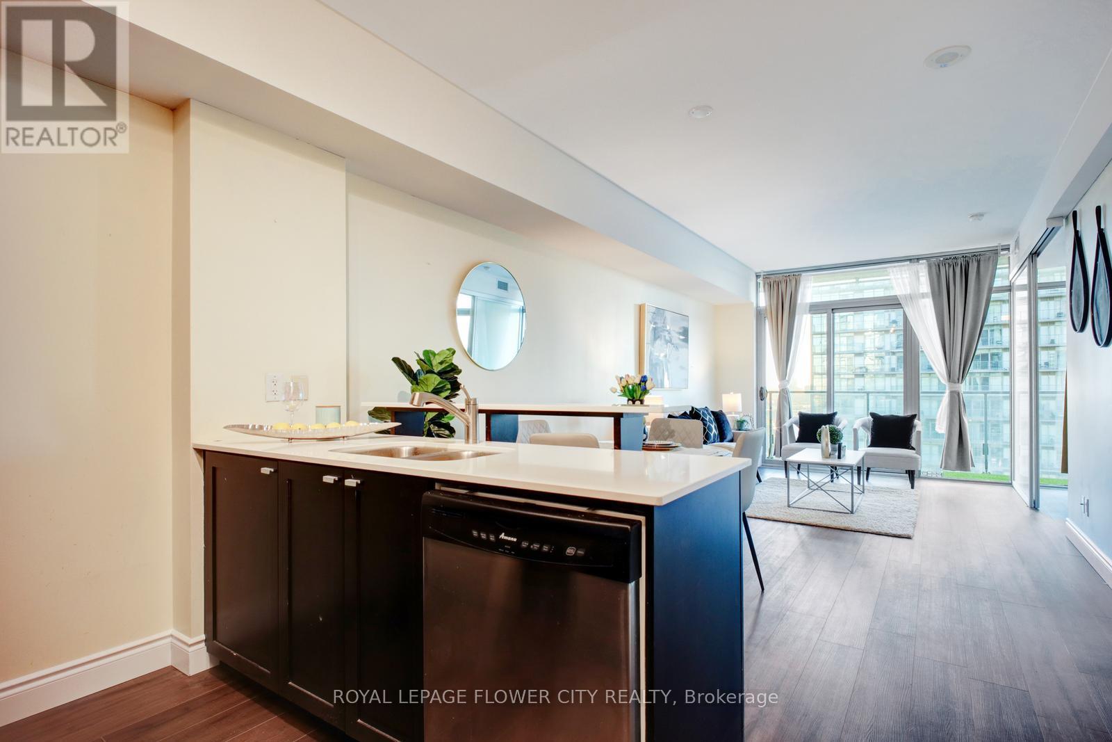 












2407 - 103 THE QUEENSWAY AVENUE

,
Toronto,




Ontario
M6S5B3


