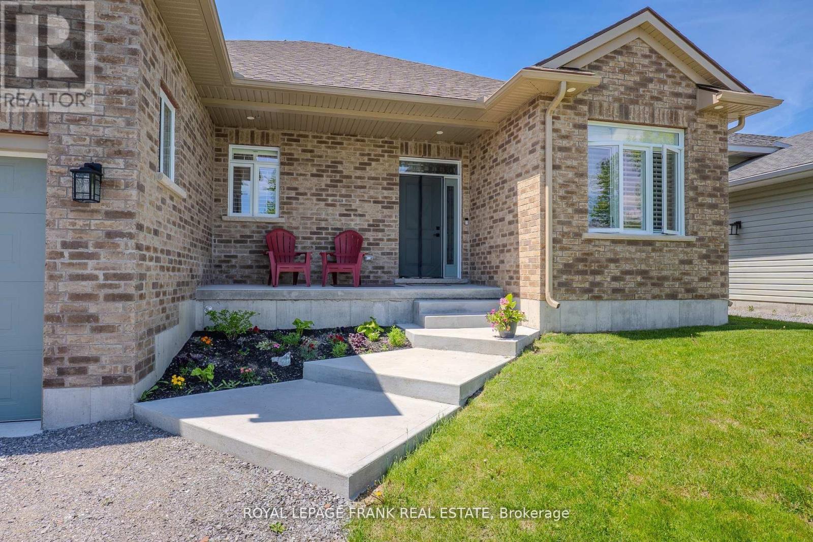 












44 BIRCH CRESCENT

,
Kawartha Lakes (Bobcaygeon),




Ontario
K0M1A0

