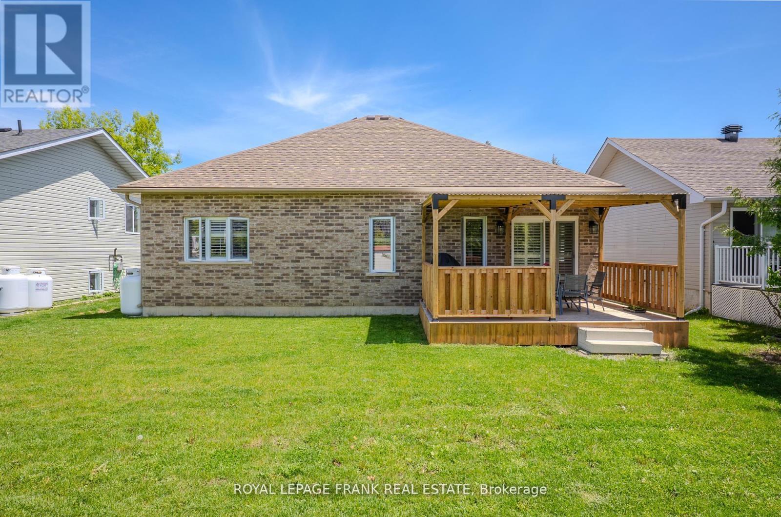 












44 BIRCH CRESCENT

,
Kawartha Lakes (Bobcaygeon),




Ontario
K0M1A0

