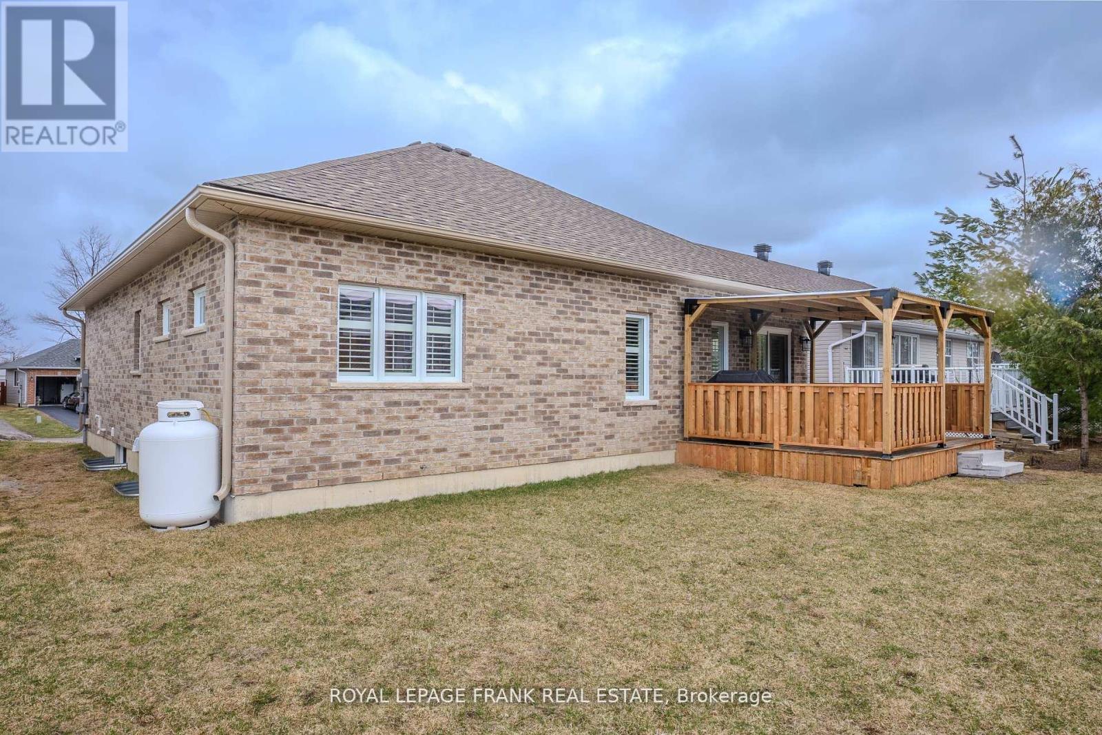 












44 BIRCH CRESCENT

,
Kawartha Lakes (Bobcaygeon),




Ontario
K0M1A0

