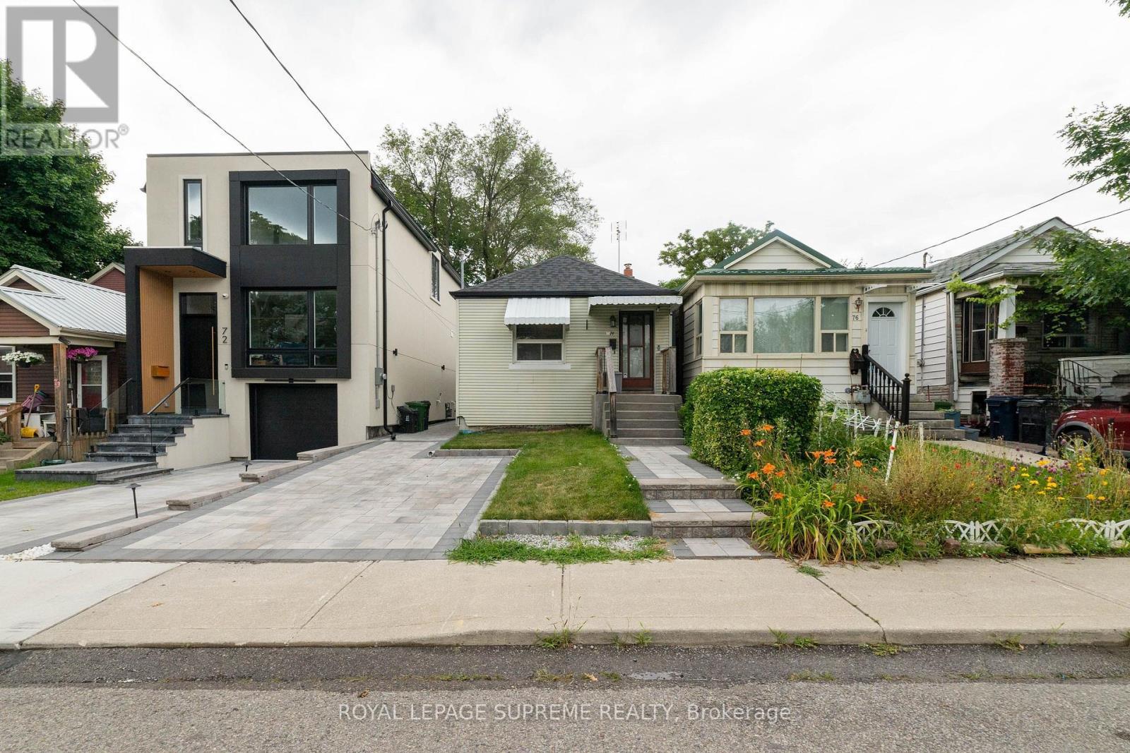 












LOWER - 74 FRATER AVENUE

,
Toronto,




Ontario
M4C2H8

