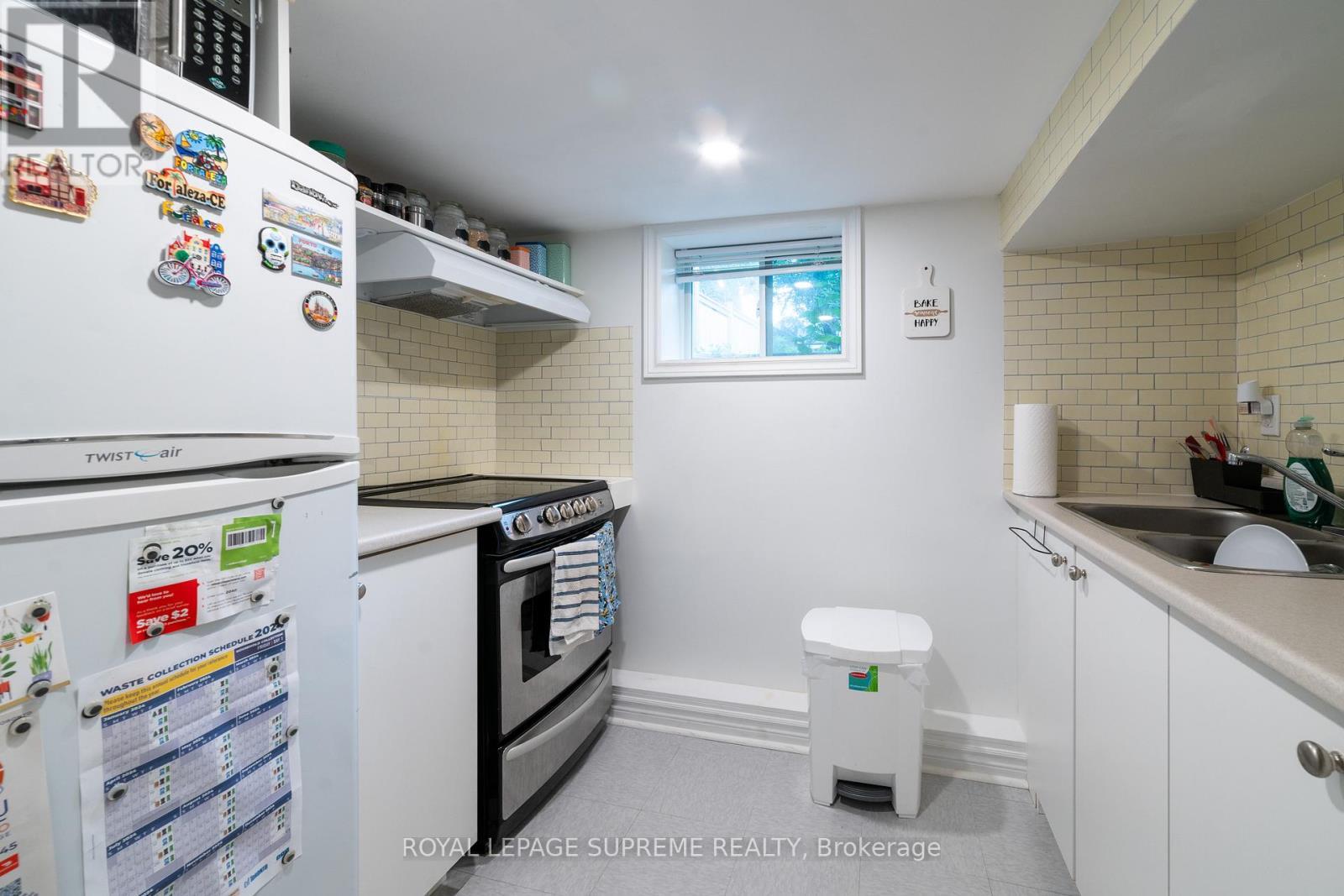 












LOWER - 74 FRATER AVENUE

,
Toronto,




Ontario
M4C2H8

