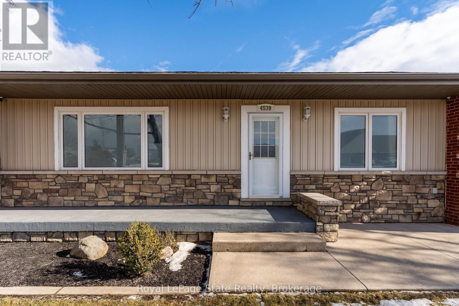 












4539 ONTARIO STREET

,
Lincoln (Beamsville),




Ontario
L0R1B5

