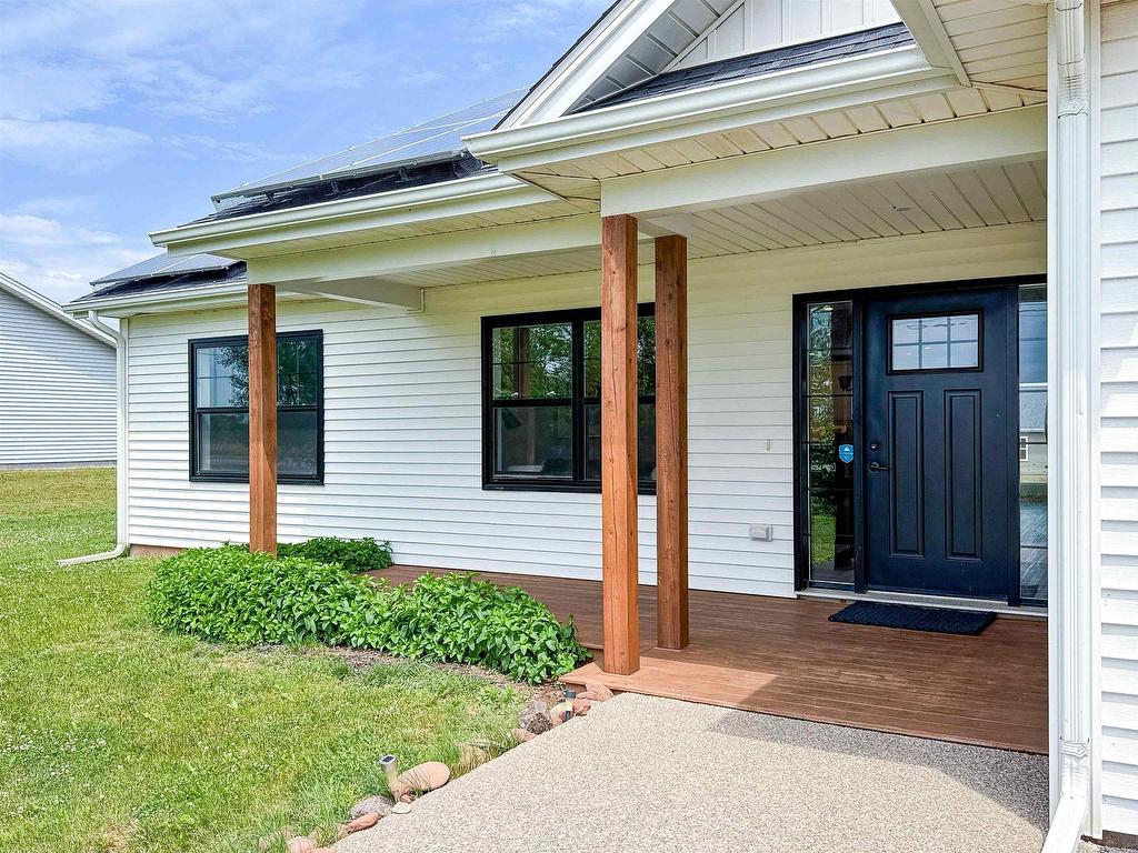 












130 MacWilliams Road

,
East Royalty,




PE
C1C 1J8

