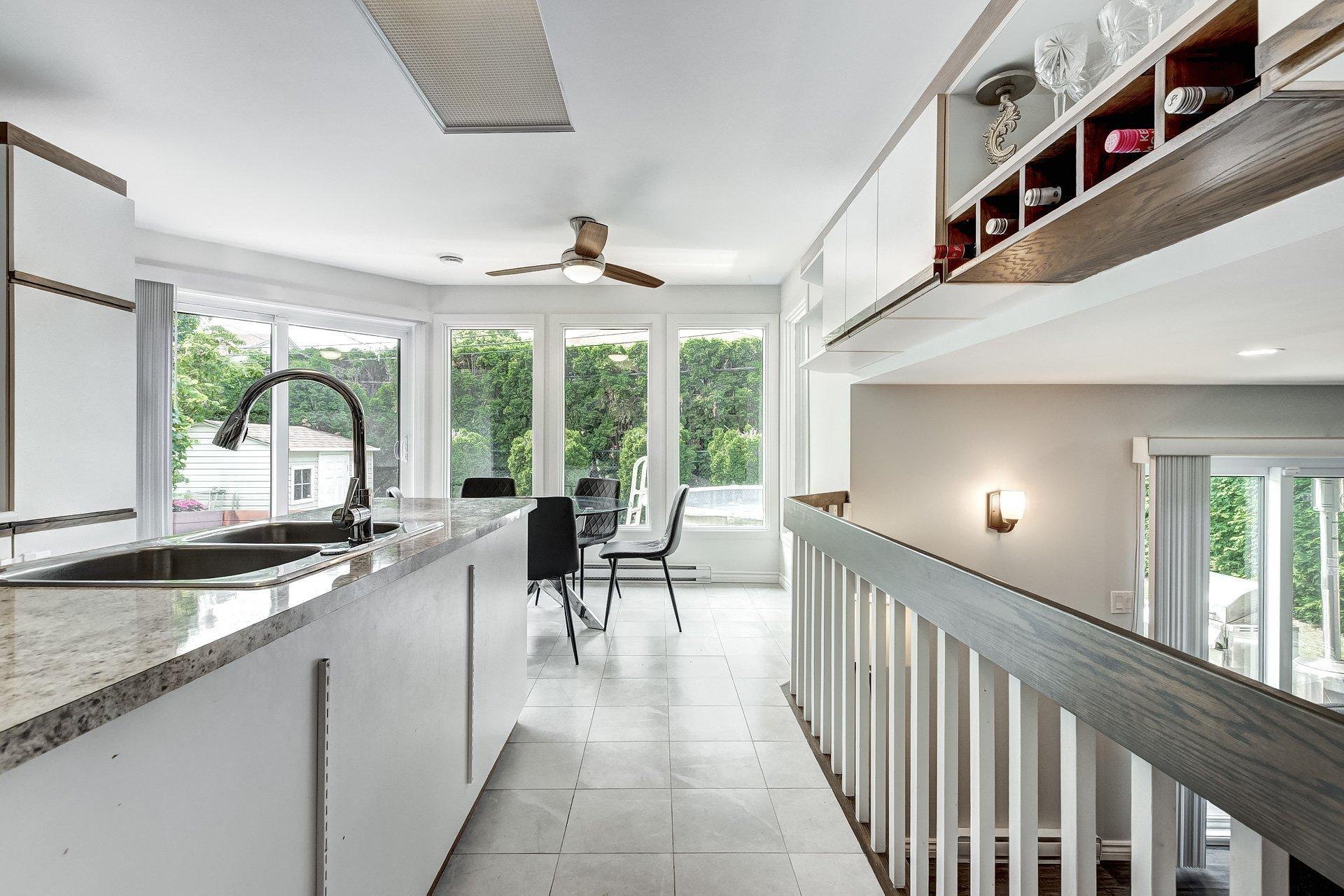 









236


Rue Acres

,
Kirkland,




QC
H9H4R2

