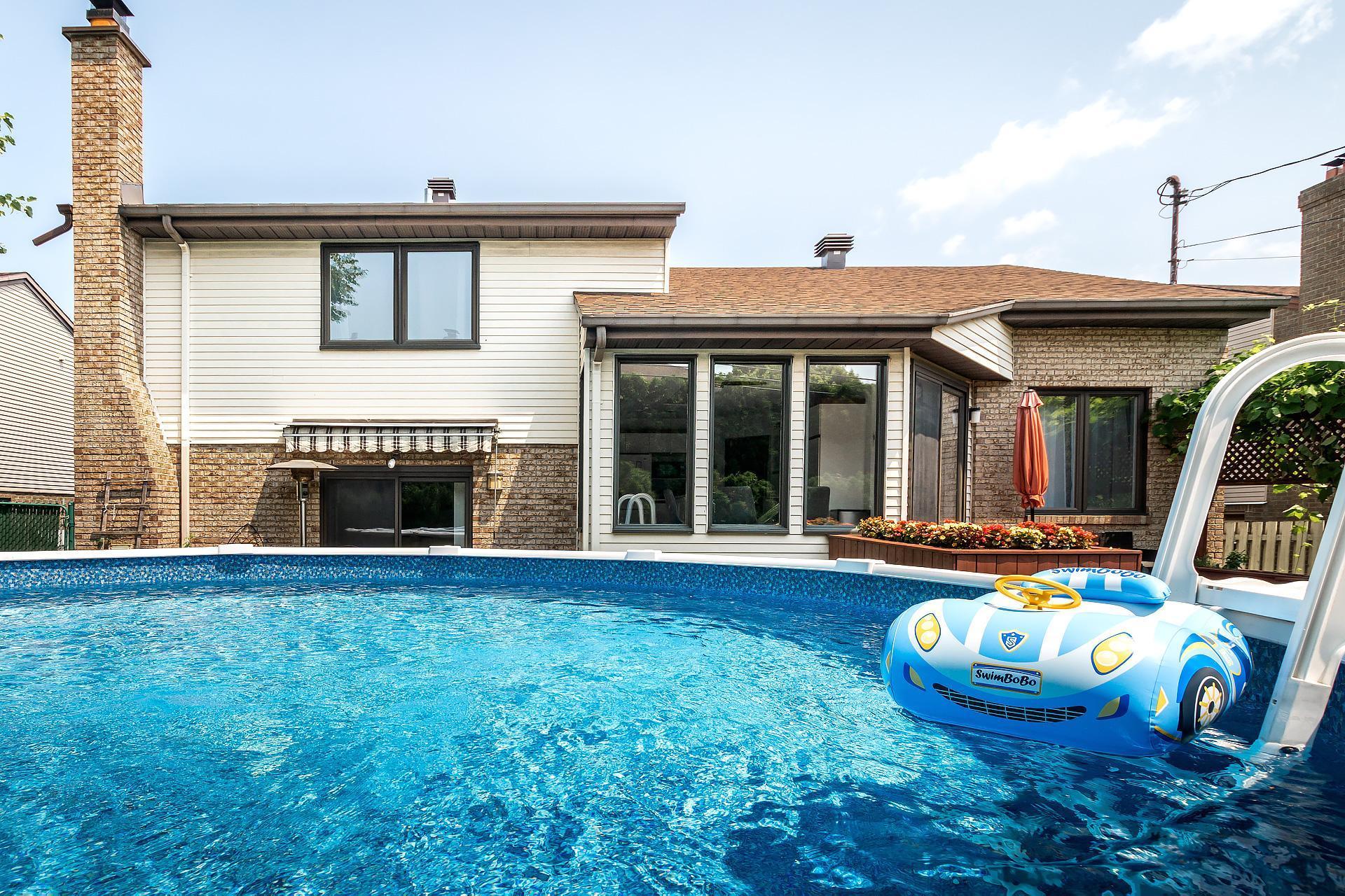 









236


Rue Acres

,
Kirkland,




QC
H9H4R2

