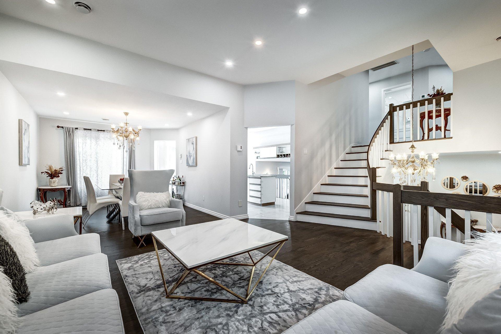 









236


Rue Acres

,
Kirkland,




QC
H9H4R2


