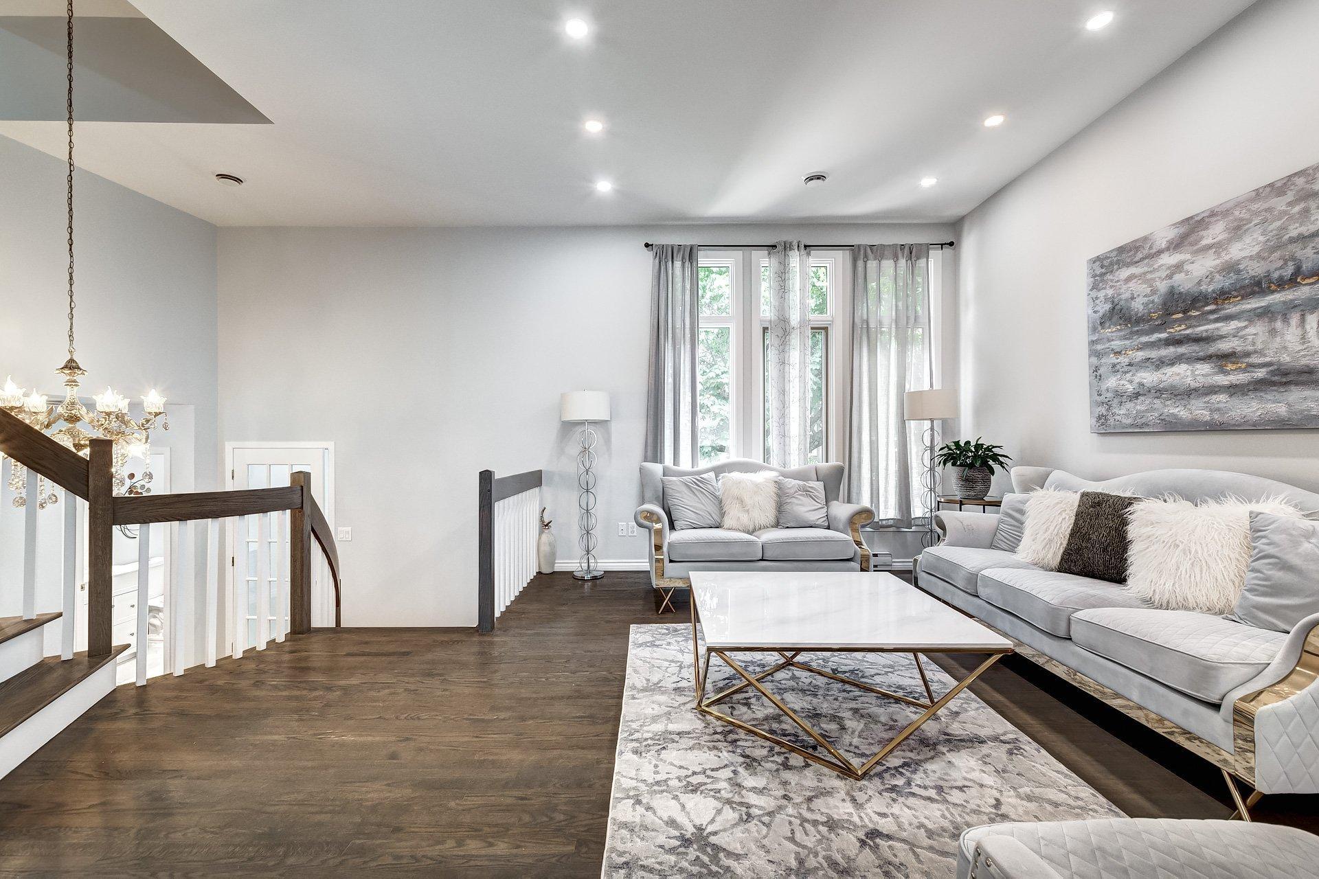 









236


Rue Acres

,
Kirkland,




QC
H9H4R2

