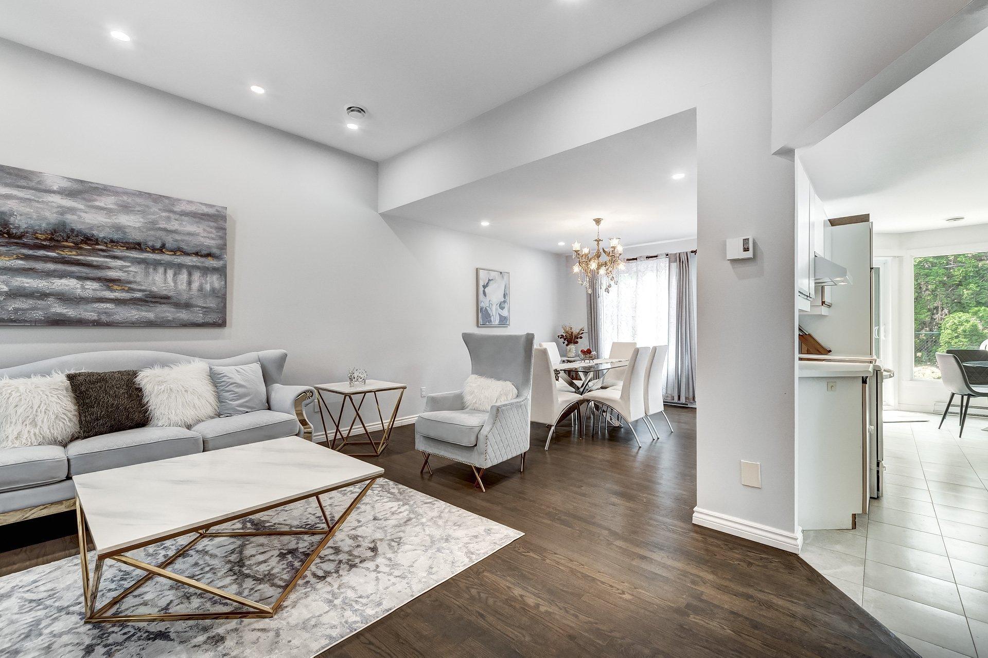 









236


Rue Acres

,
Kirkland,




QC
H9H4R2

