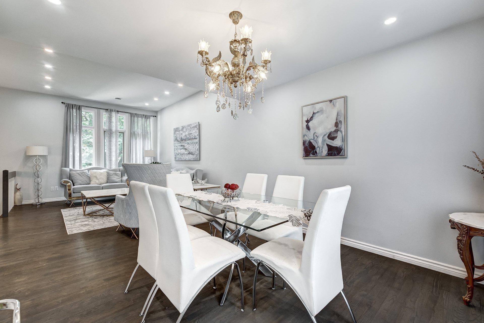 









236


Rue Acres

,
Kirkland,




QC
H9H4R2

