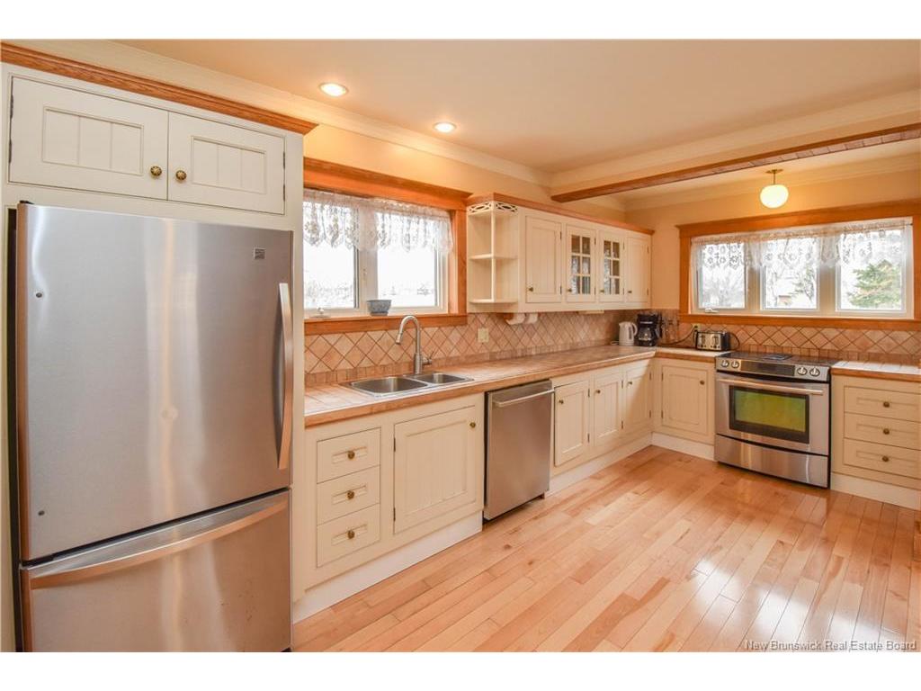 









98


Saint-Pierre Ouest

BLVD,
Caraquet,




NB
E1W 1B6

