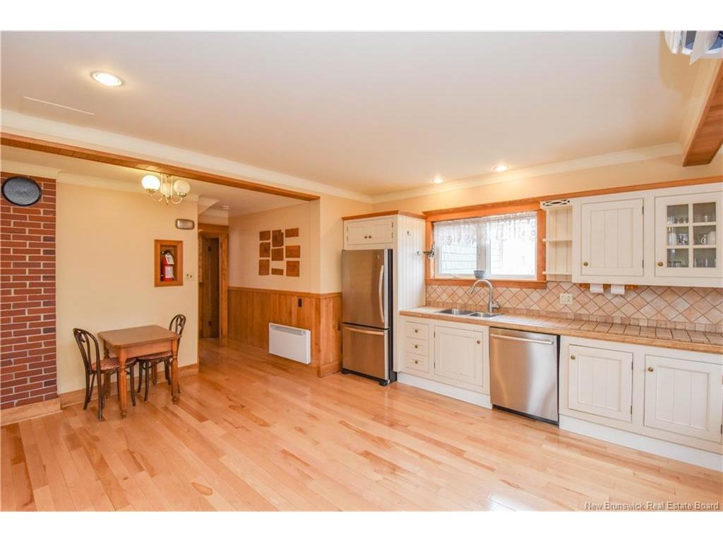 









98


Saint-Pierre Ouest

BLVD,
Caraquet,




NB
E1W 1B6

