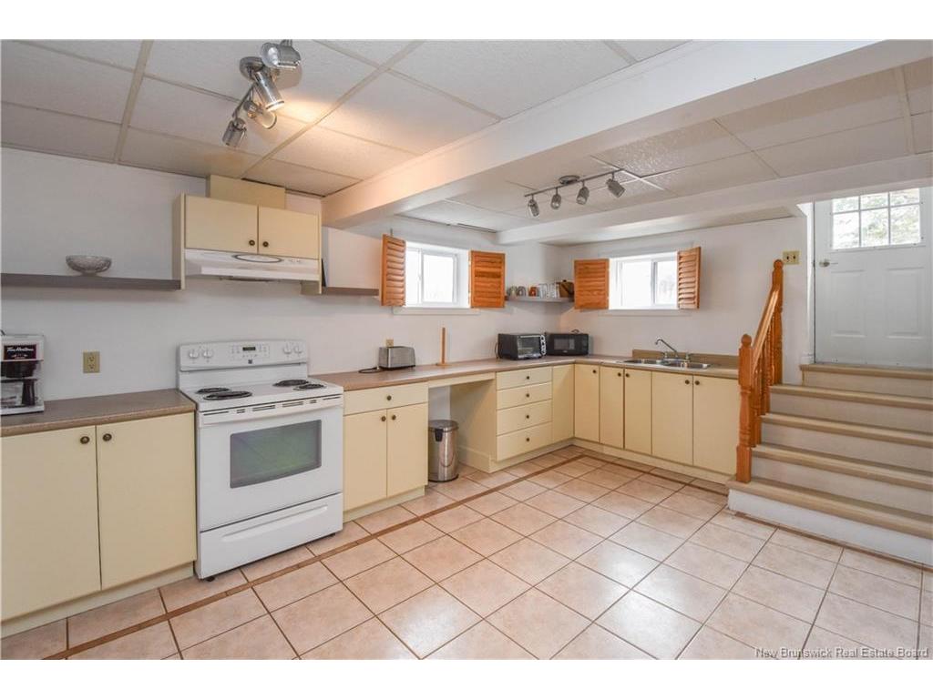 









98


Saint-Pierre Ouest

BLVD,
Caraquet,




NB
E1W 1B6

