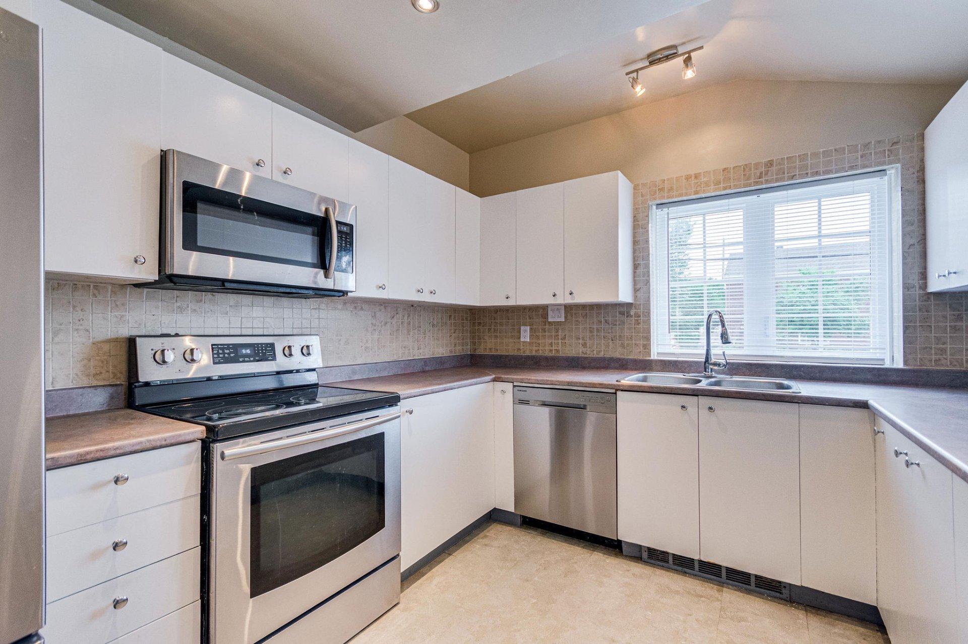 









75


Rue Chamberland

,
Gatineau (Gatineau),




QC
J8P2L2

