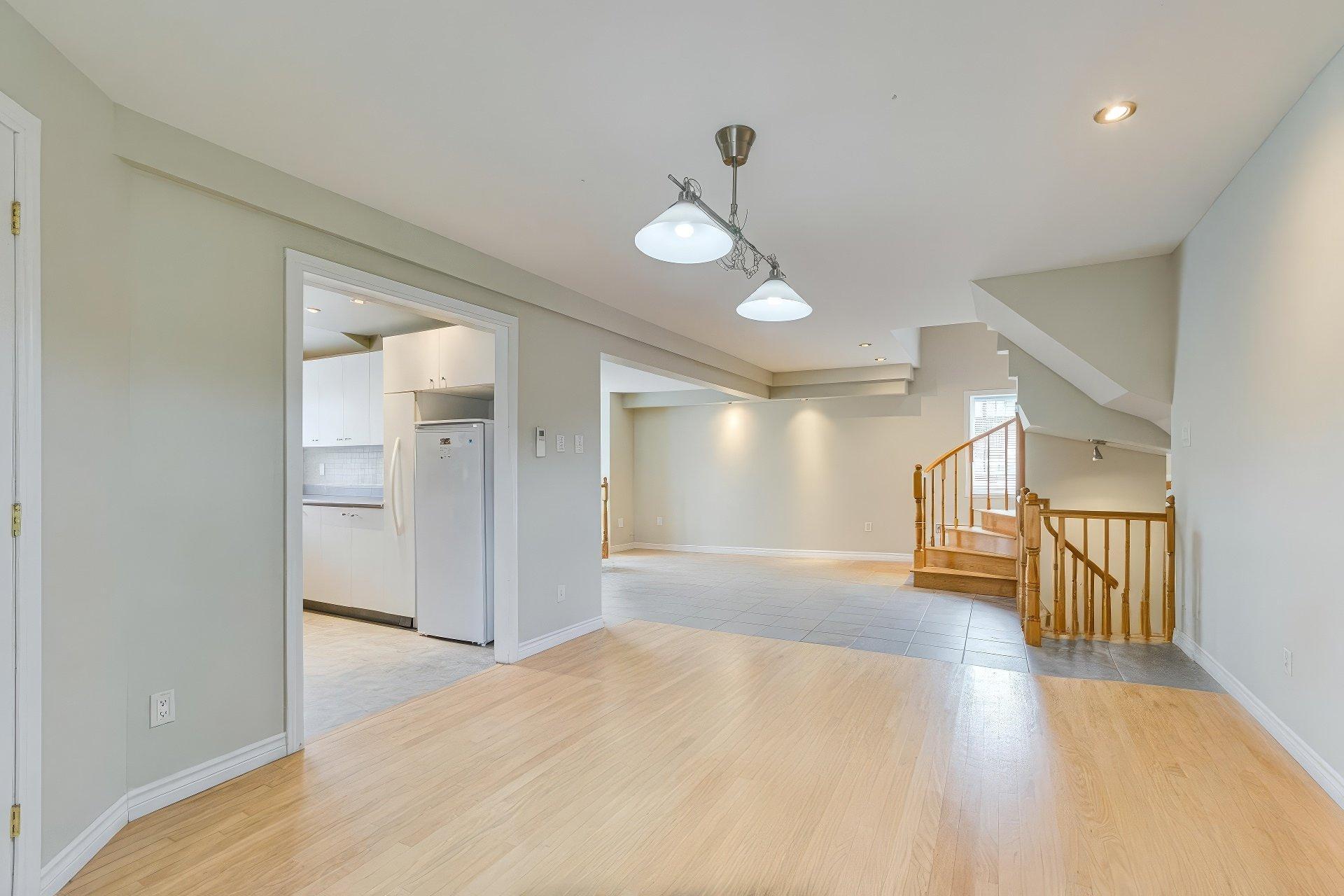 









75


Rue Chamberland

,
Gatineau (Gatineau),




QC
J8P2L2

