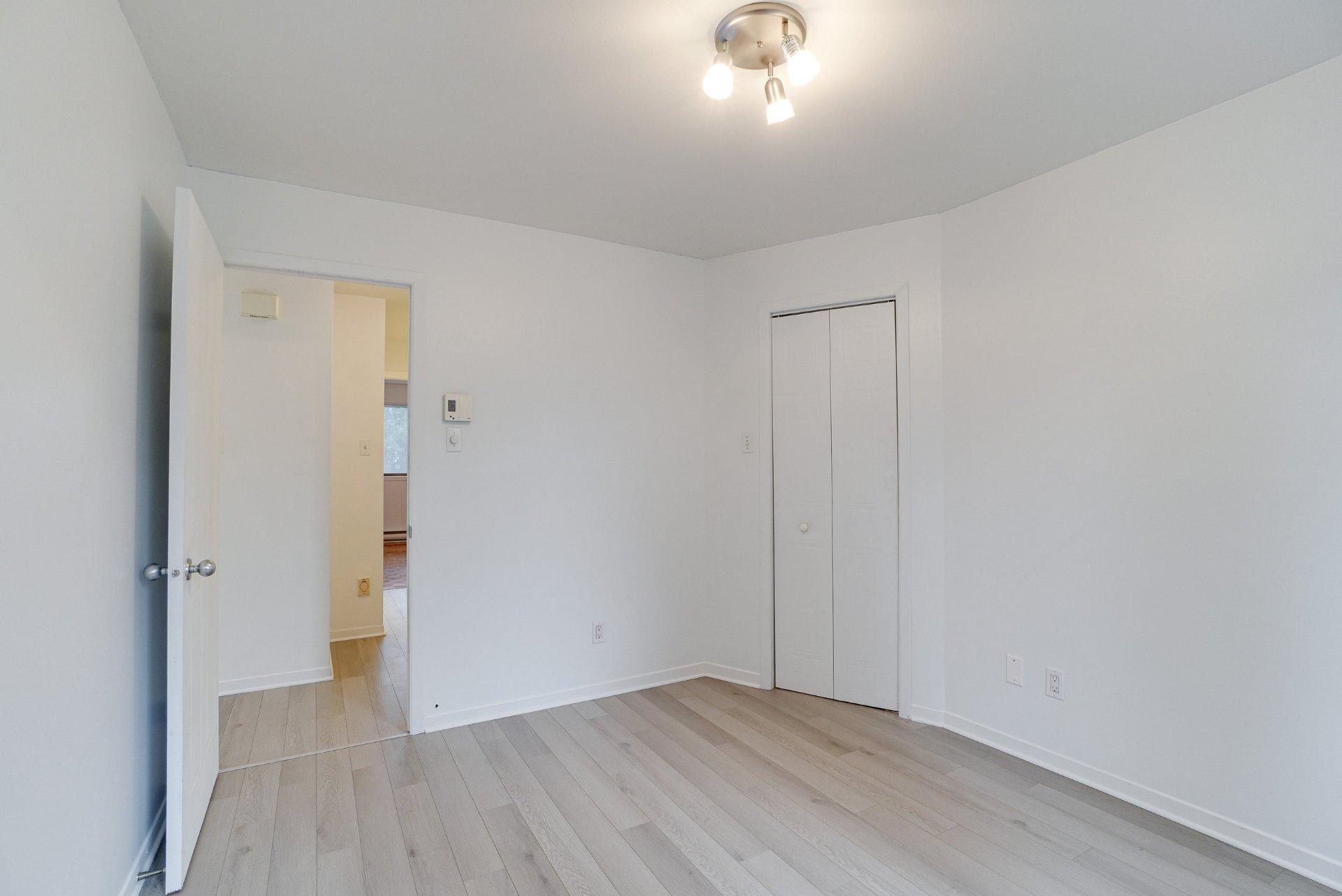 









271


Boul. J.-A.-Paré

, A,
Repentigny (Le Gardeur),




QC
J5Z4V4

