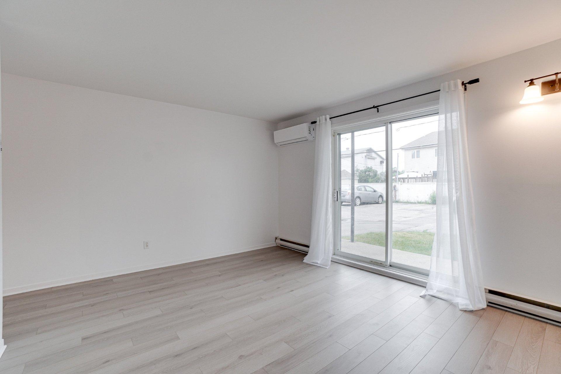 









271


Boul. J.-A.-Paré

, A,
Repentigny (Le Gardeur),




QC
J5Z4V4

