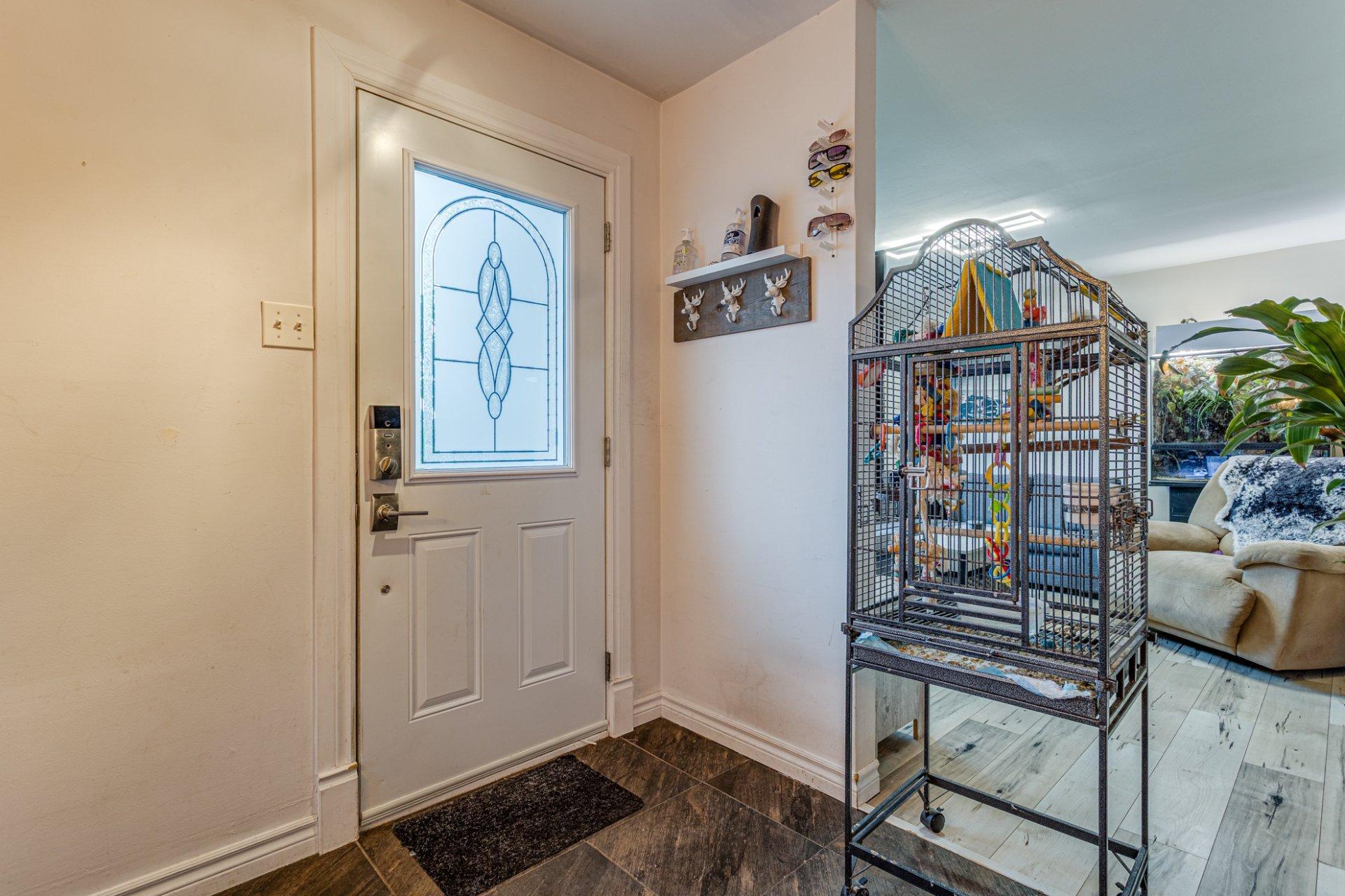 









206


1re Avenue

,
Sainte-Anne-des-Plaines,




QC
J0N1H0

