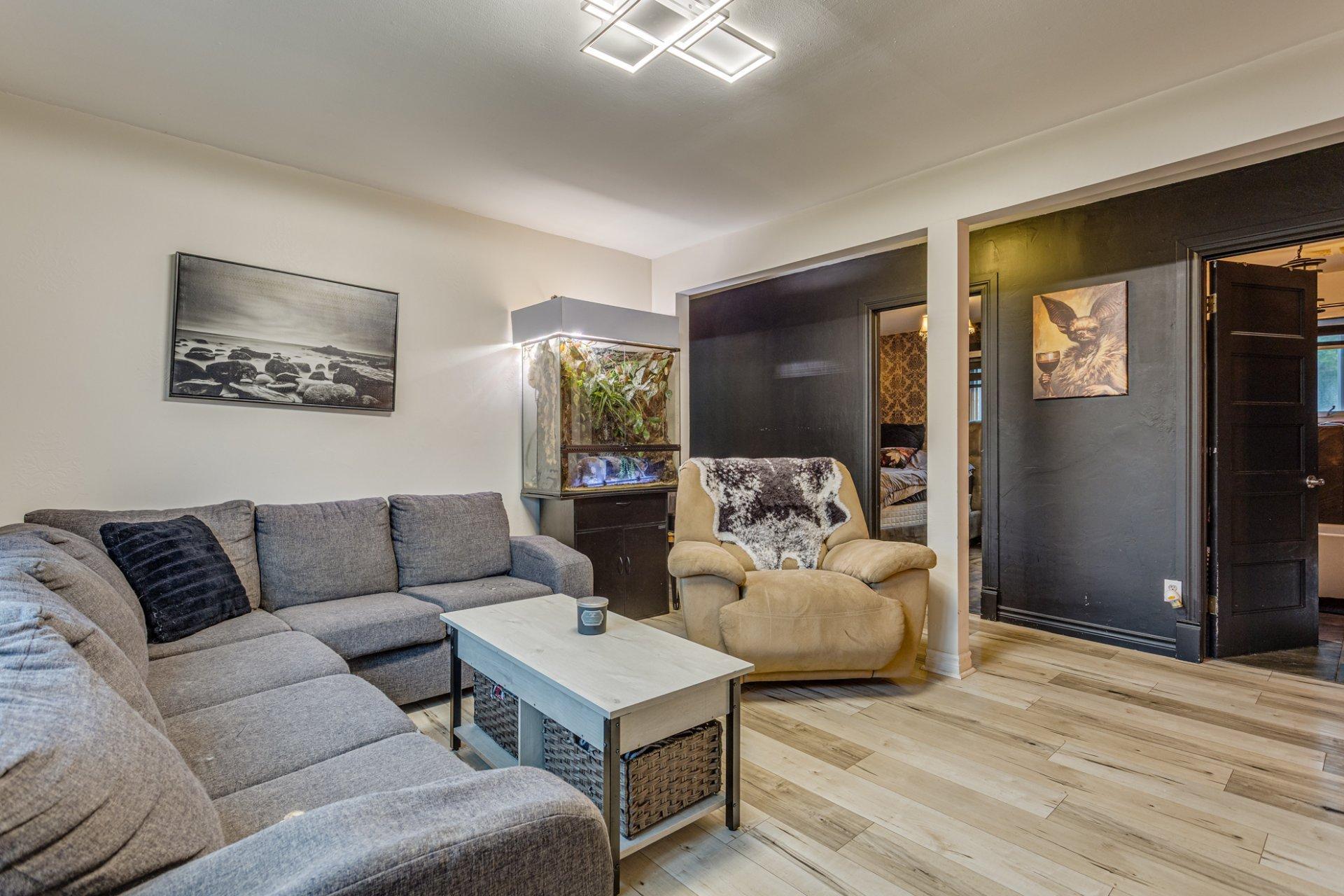 









206


1re Avenue

,
Sainte-Anne-des-Plaines,




QC
J0N1H0

