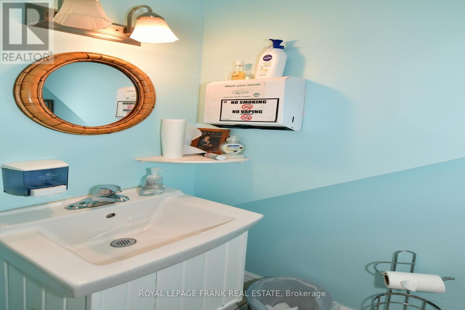 












60 QUEEN STREET

,
Selwyn,




Ontario
K0L2H0

