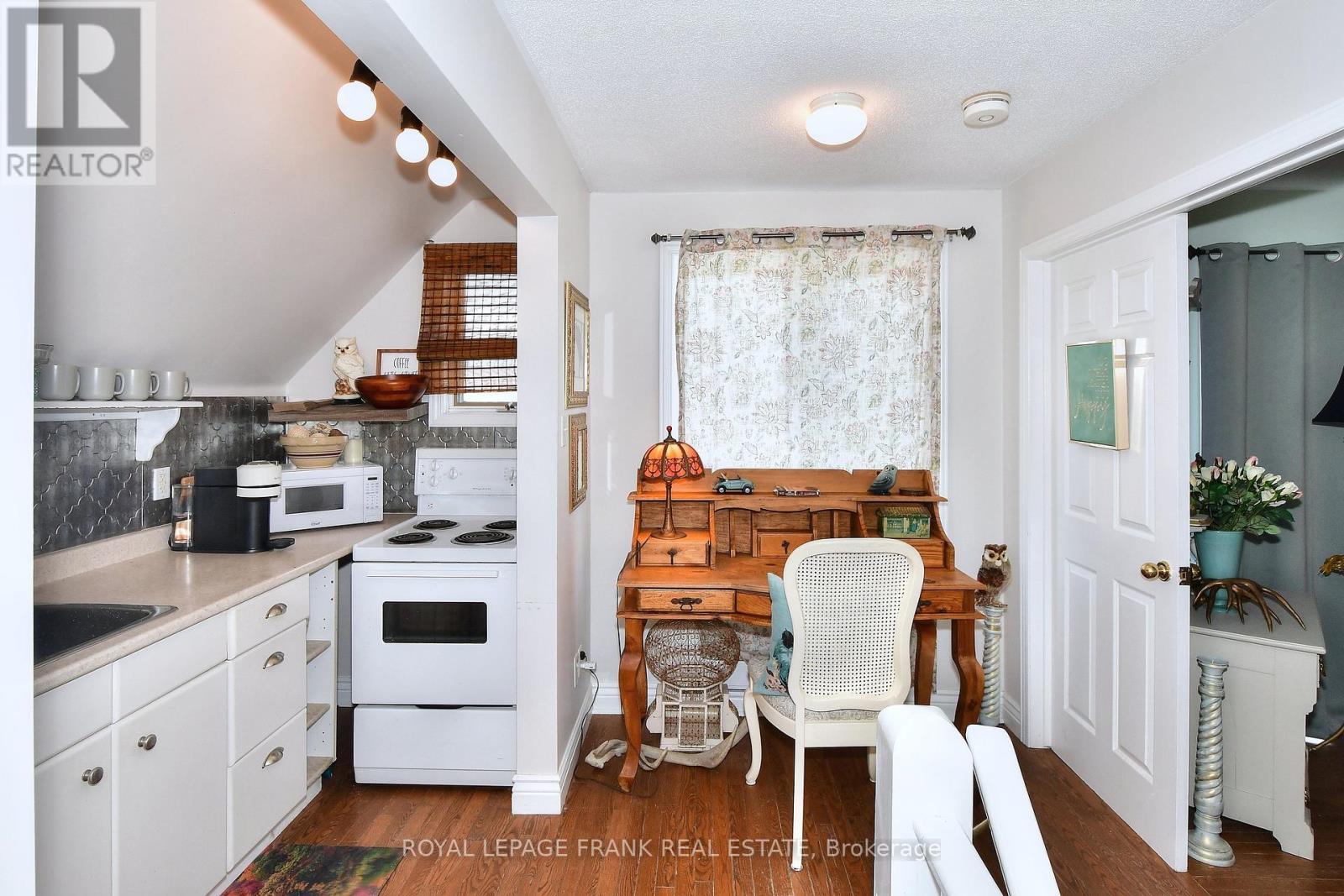 












60 QUEEN STREET

,
Selwyn,




Ontario
K0L2H0

