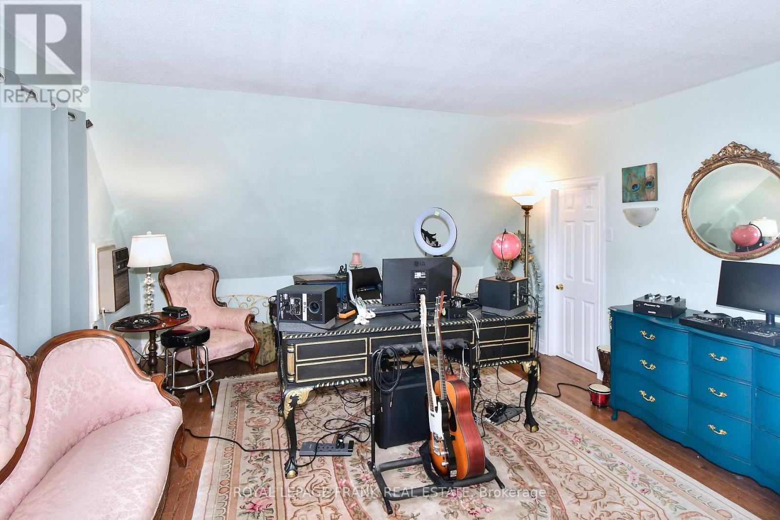 












60 QUEEN STREET

,
Selwyn,




Ontario
K0L2H0

