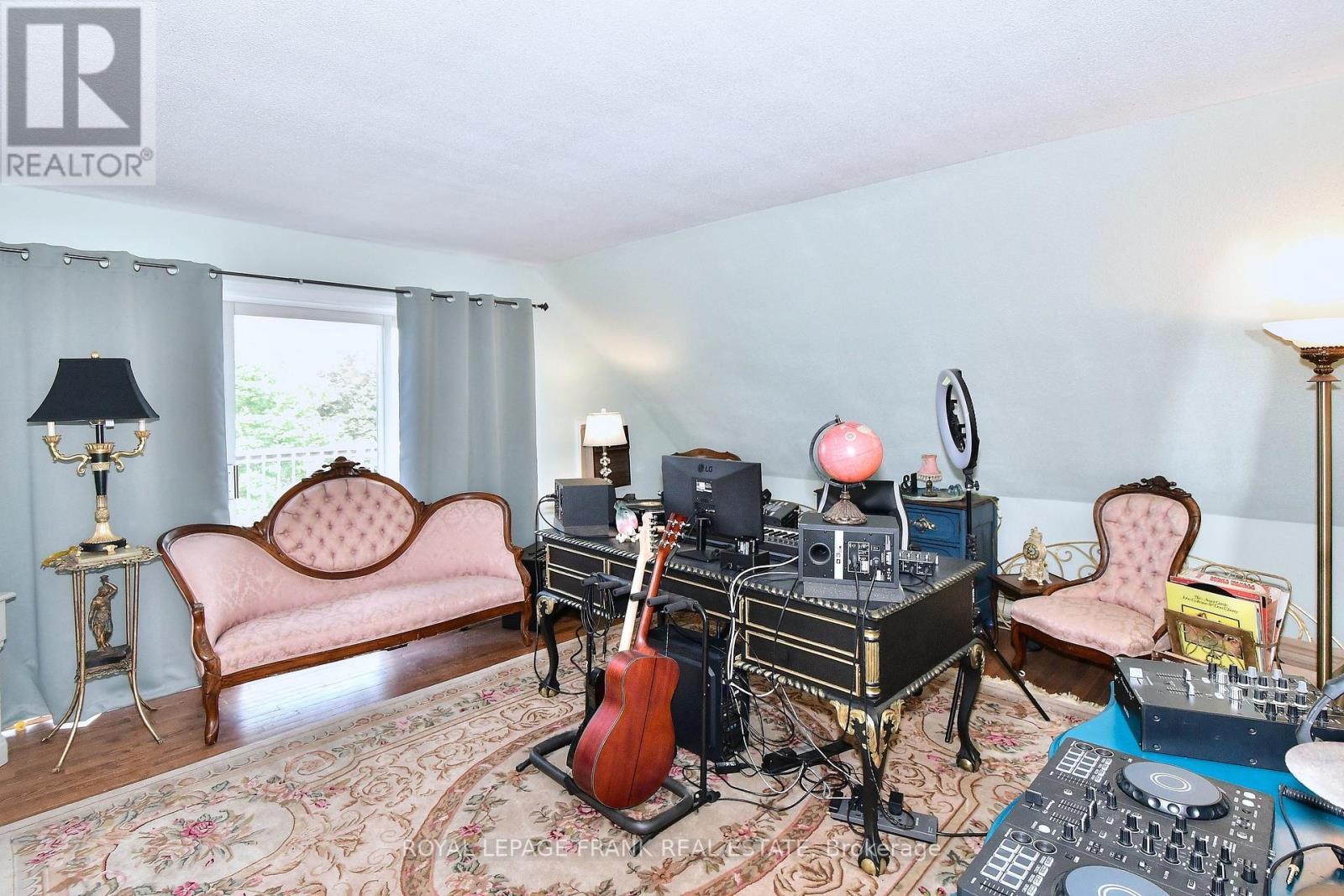 












60 QUEEN STREET

,
Selwyn,




Ontario
K0L2H0

