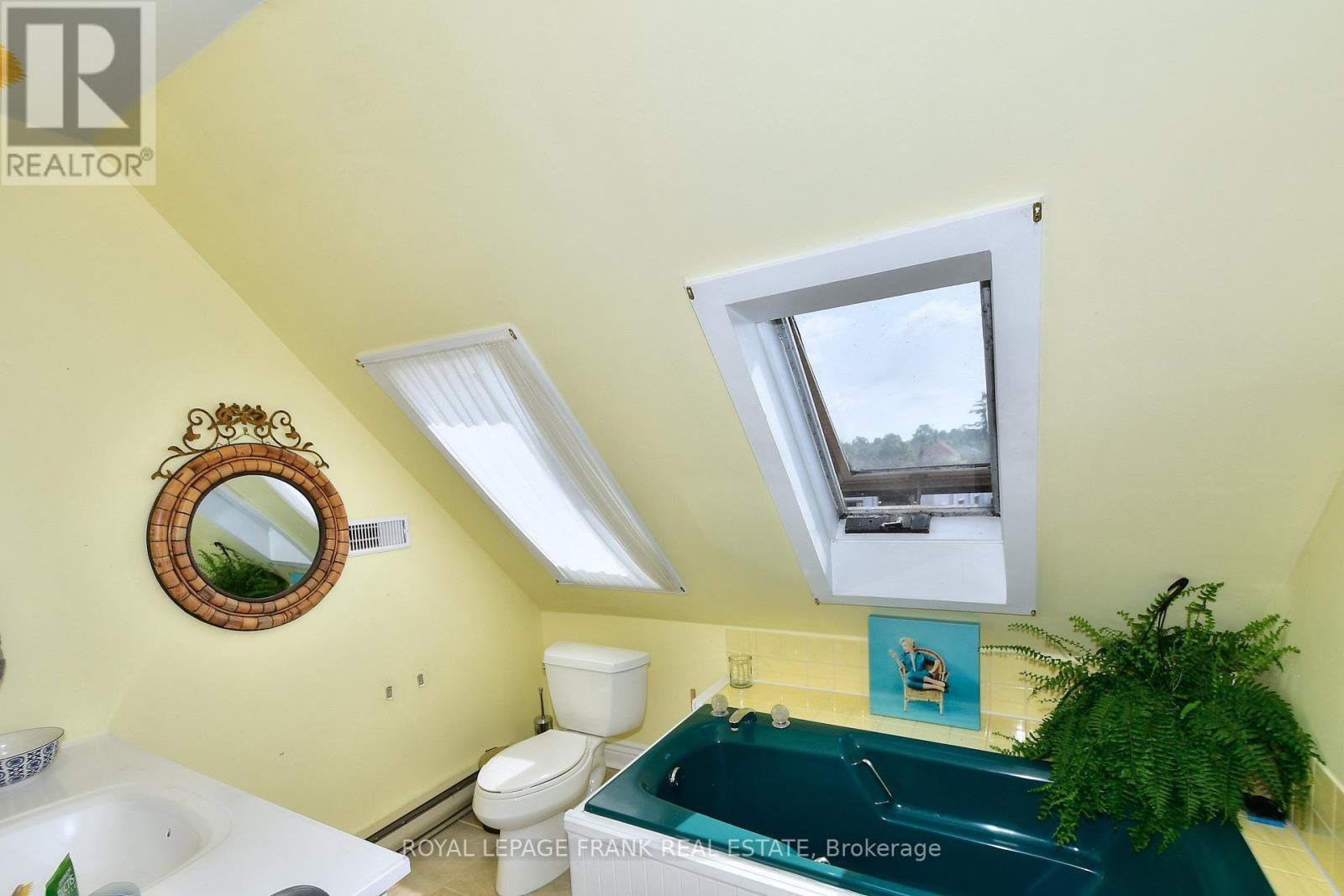 












60 QUEEN STREET

,
Selwyn,




Ontario
K0L2H0

