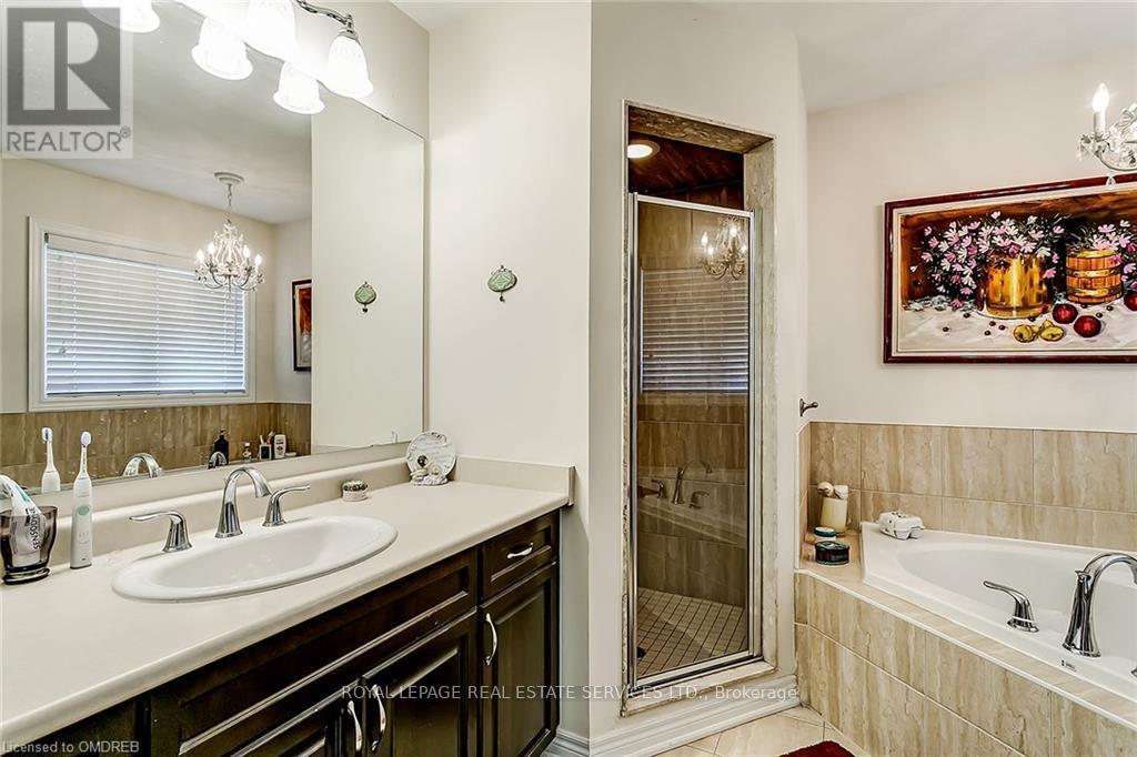 












2464 QUETICO CRESCENT

,
Oakville,




Ontario
L6M0R4

