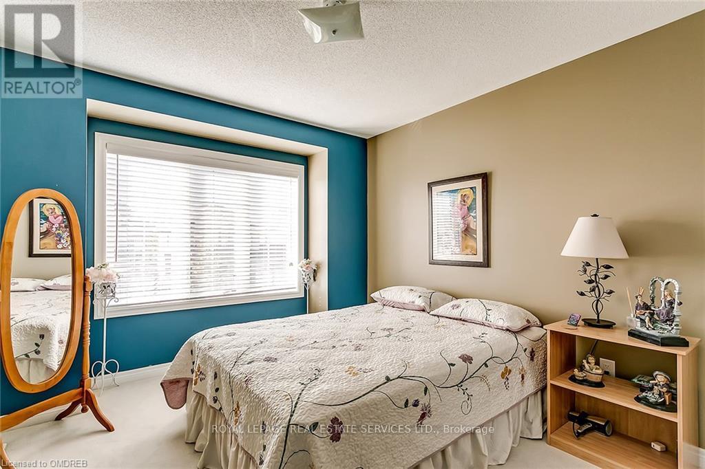 












2464 QUETICO CRESCENT

,
Oakville,




Ontario
L6M0R4

